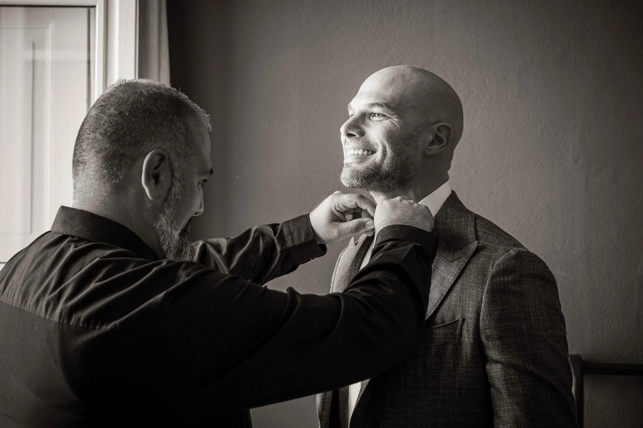 Preparativi dello sposo dettagli e accessori – matrimonio Paolo e Camilla Tenuta Montezeglio  
