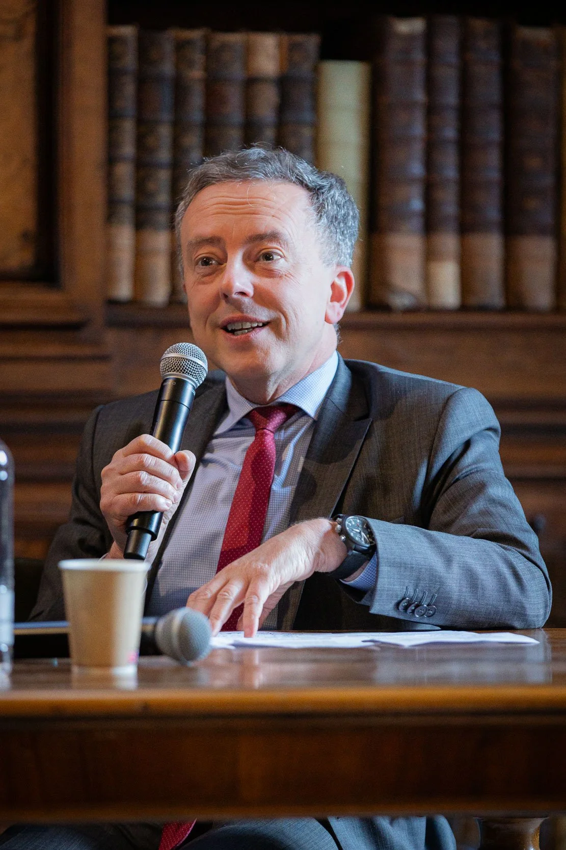 Martin Briens interviene al panel dell’evento Chora V2 nella Biblioteca Braidense a Milano