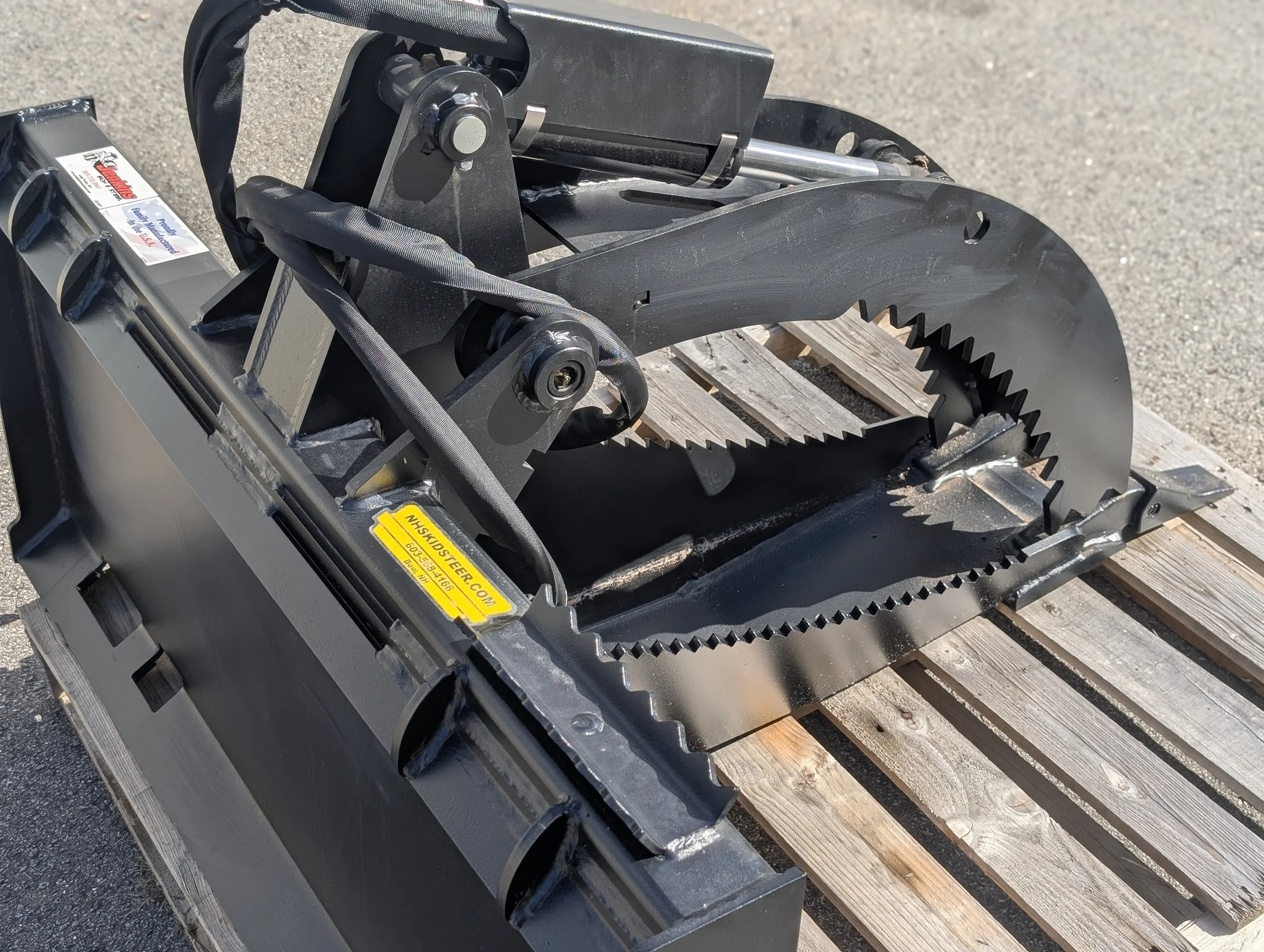Mini Stump Bucket Grapple- Over back shoulder.jpg