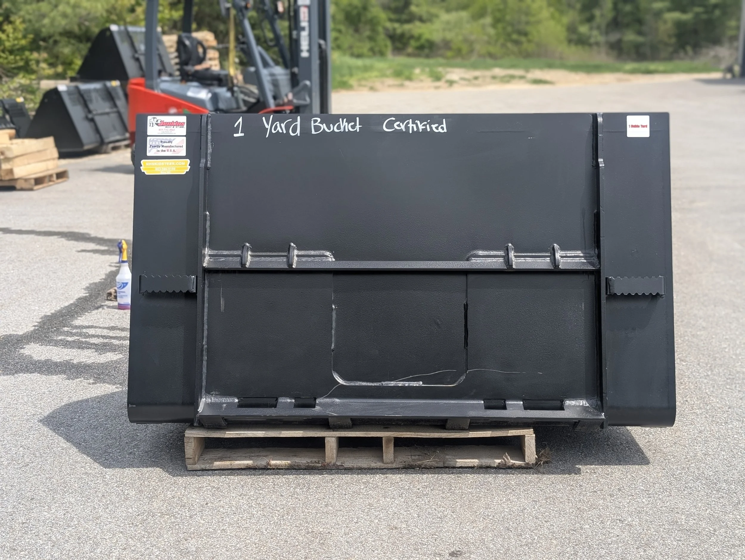 1 yard bucket back view.jpg