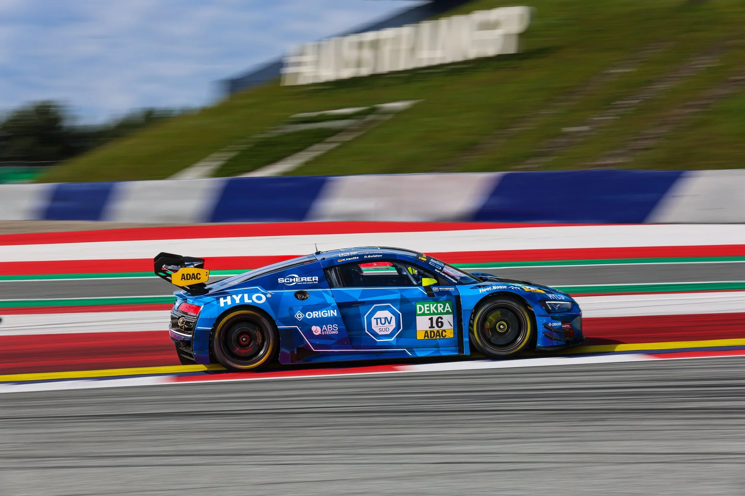 Nach Kraftakt belohnt: Scherer Sport PHX gewinnt am Red Bull Ring