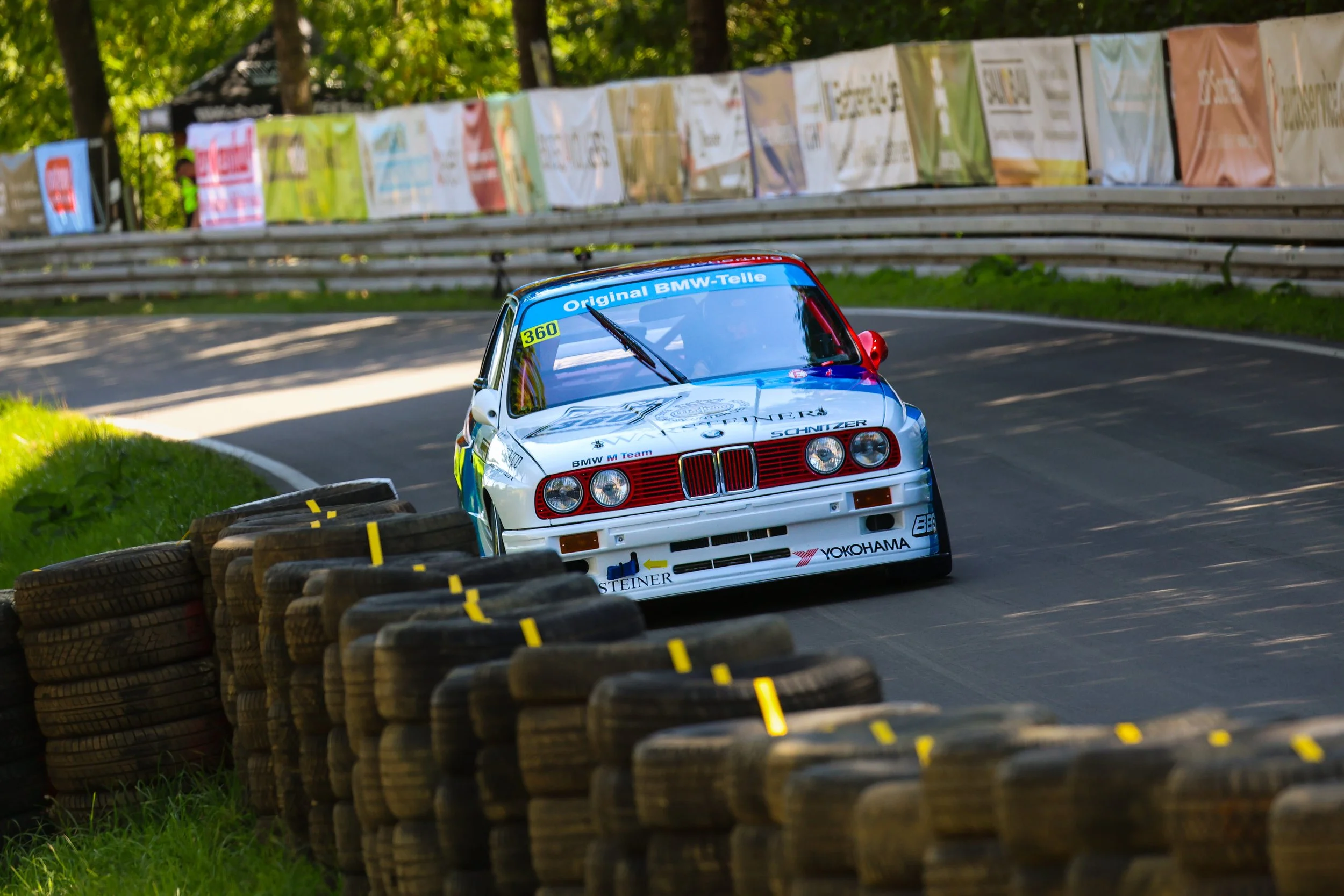 AW1_2390.jpg