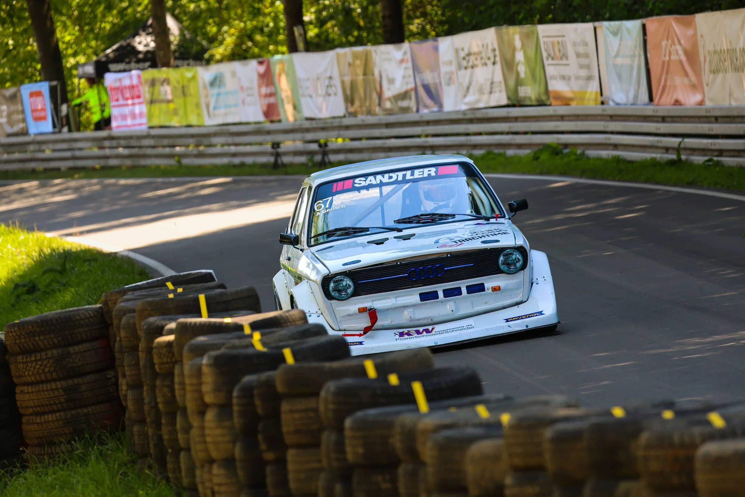AW1_2095.jpg