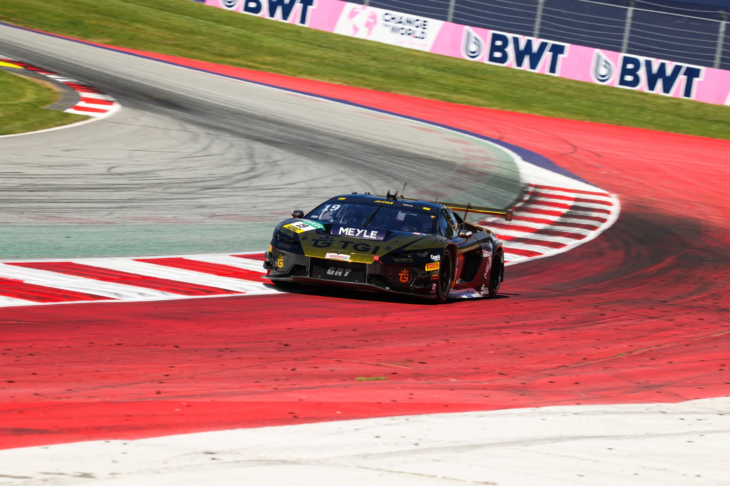 F12A5599.jpg