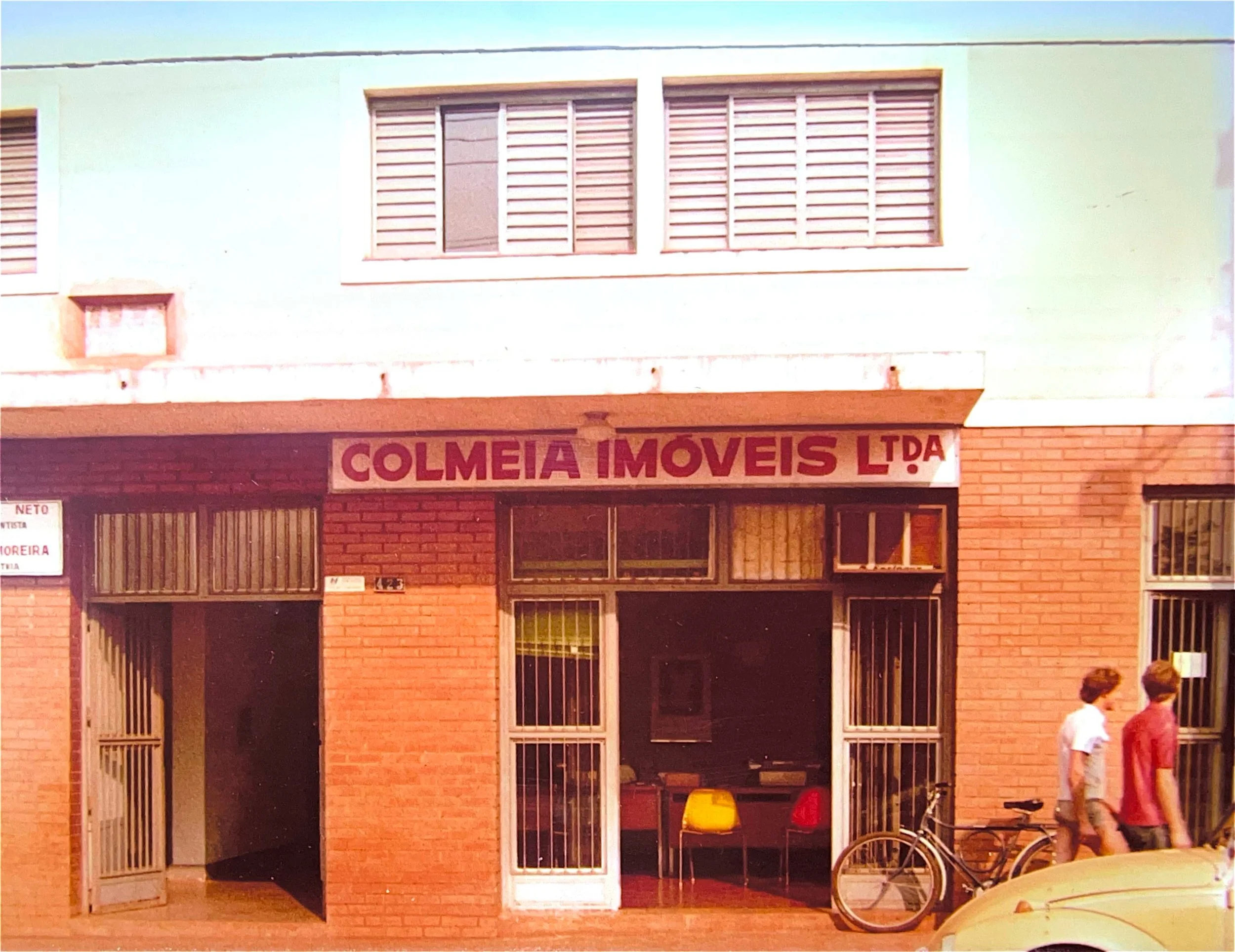 Fachada 1, Imobiliaria Colmeia, 1976 a 1979.jpg