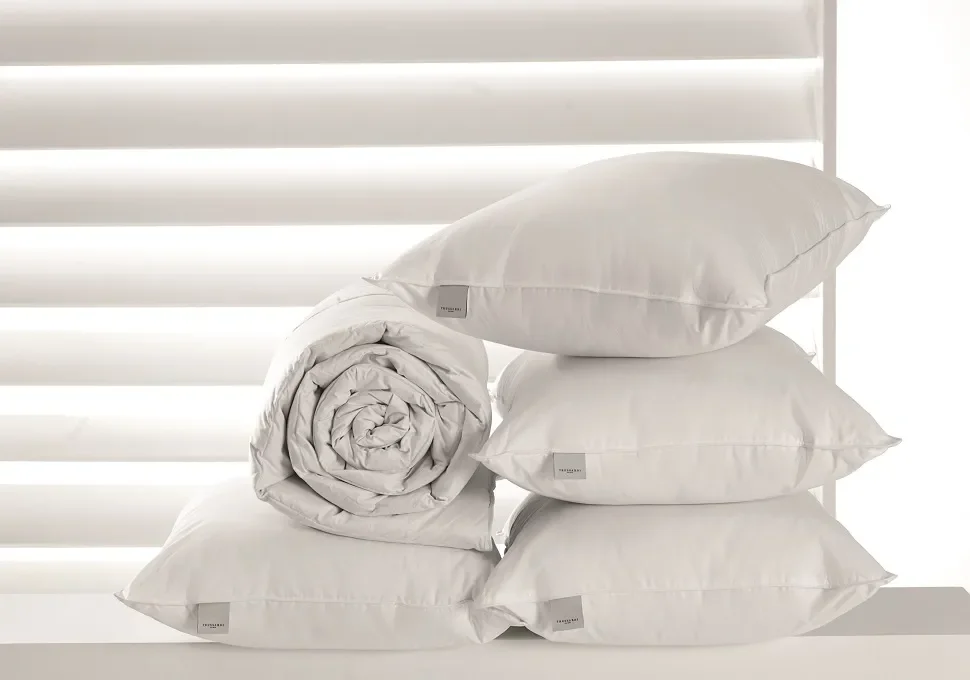 Um bom sono começa pelos detalhes — e o travesseiro é, sem dúvida, um dos mais importantes.