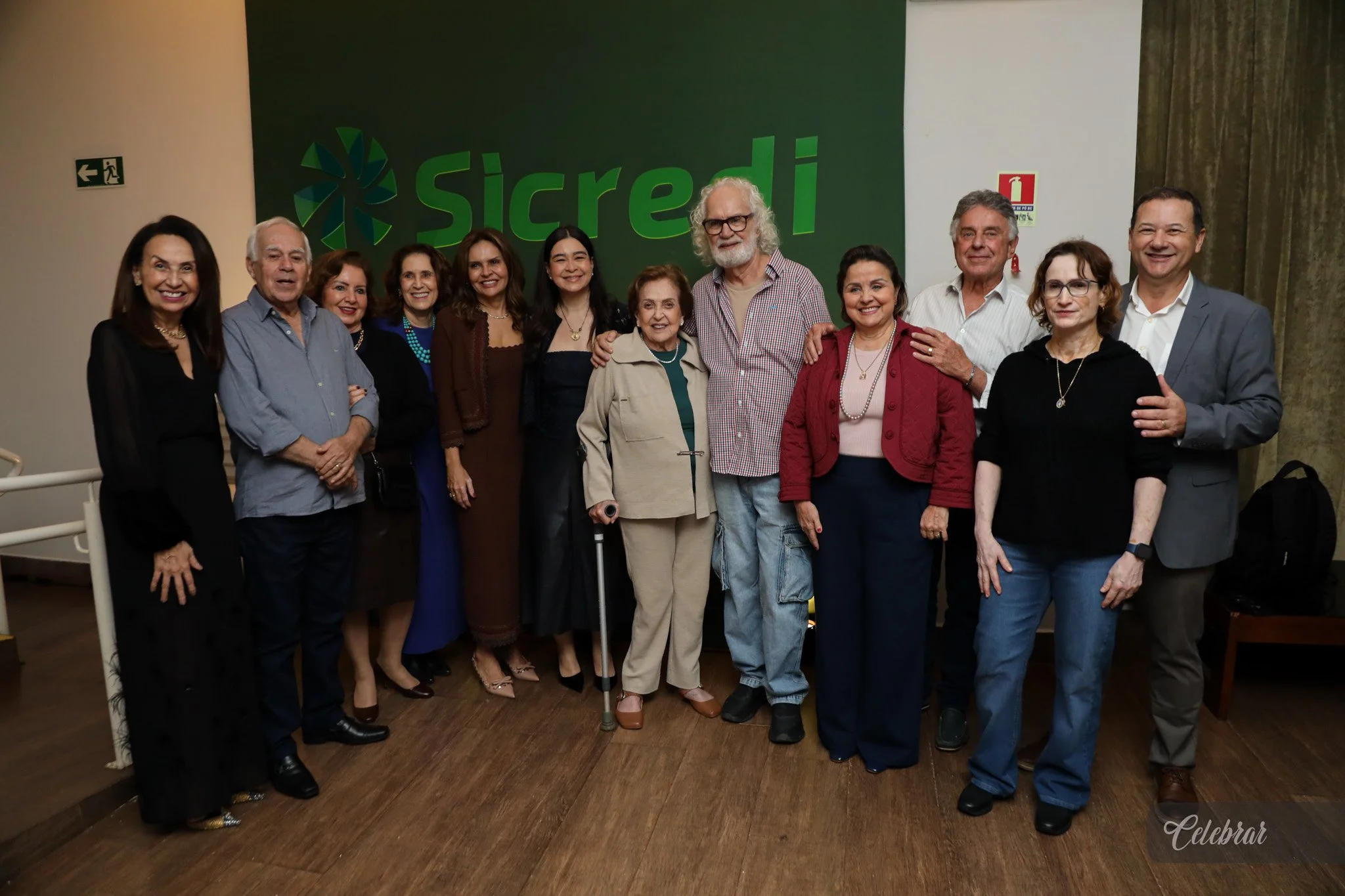 0JBO2145-2.jpg
