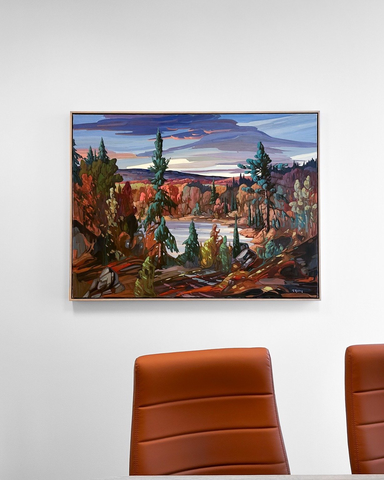 Framing Friday ✨
Same painting.
Whole new presence.
We updated the original frame with a thicker, contemporary moulding&mdash;creating a true gallery-style float that gives the work the breathing room it deserves.
From transport, to custom frame buil