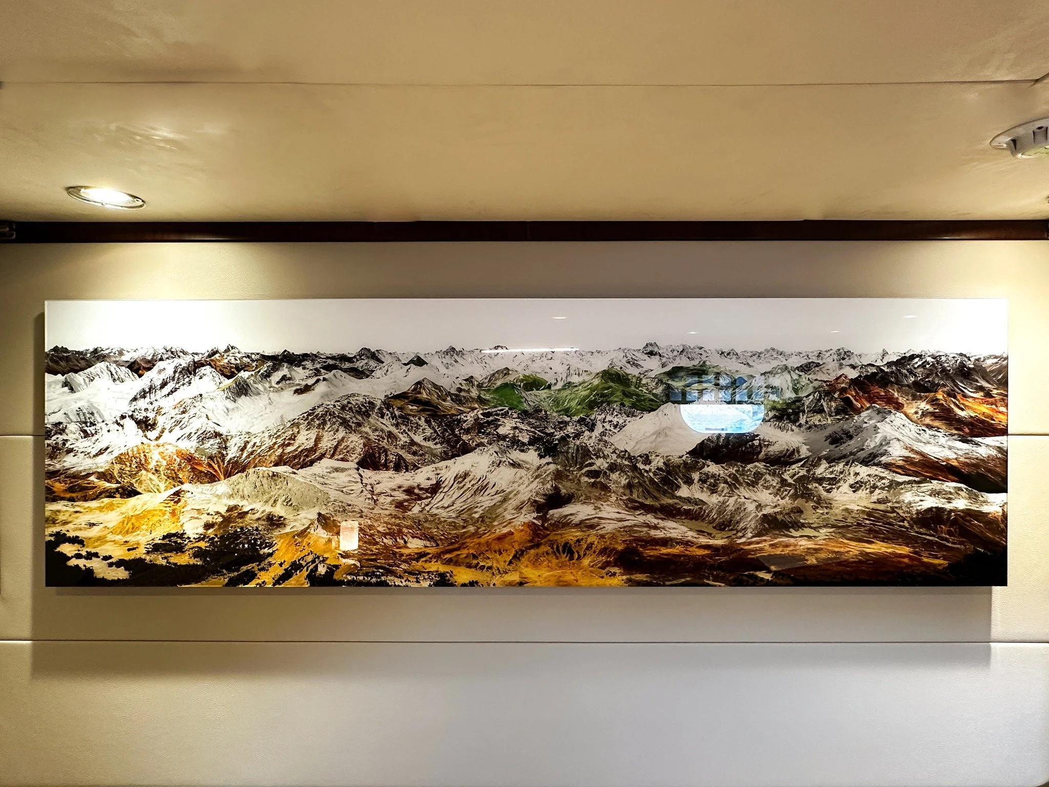 More speciality surfaces for this install of two art works by Georg Kuettinger - Plexi Transmount on Dibond on a French cleat.

 #boats #art🎨 #artcollector #ArtInHomes #ArtServices #BehindTheScenesArt #ArtAndDesign #CustomSolutions #photography📷 #a