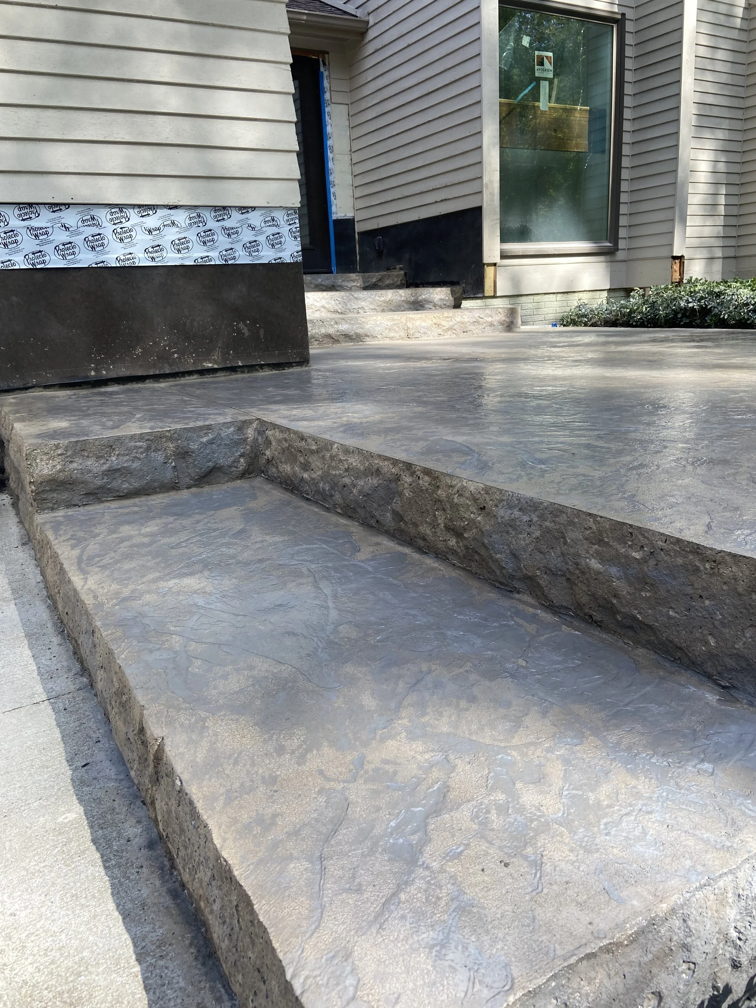 Front walkway8.jpg