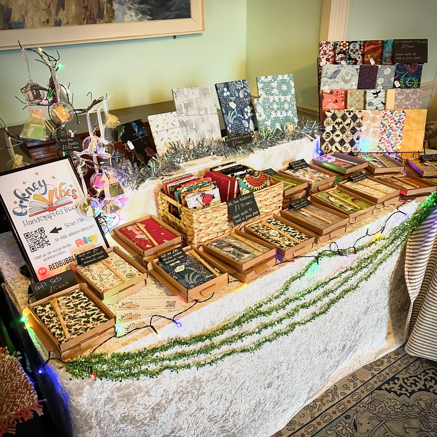 ✨🎄Busy Festive Weekend 🎄✨
Looking forward to being at the @broughbakes Christmas Market in Deerness this weekend AND having a table at the @skaillhouse Christmas Fayre! Great opportunities for festive shopping in both the East and West Mainland 🛍️