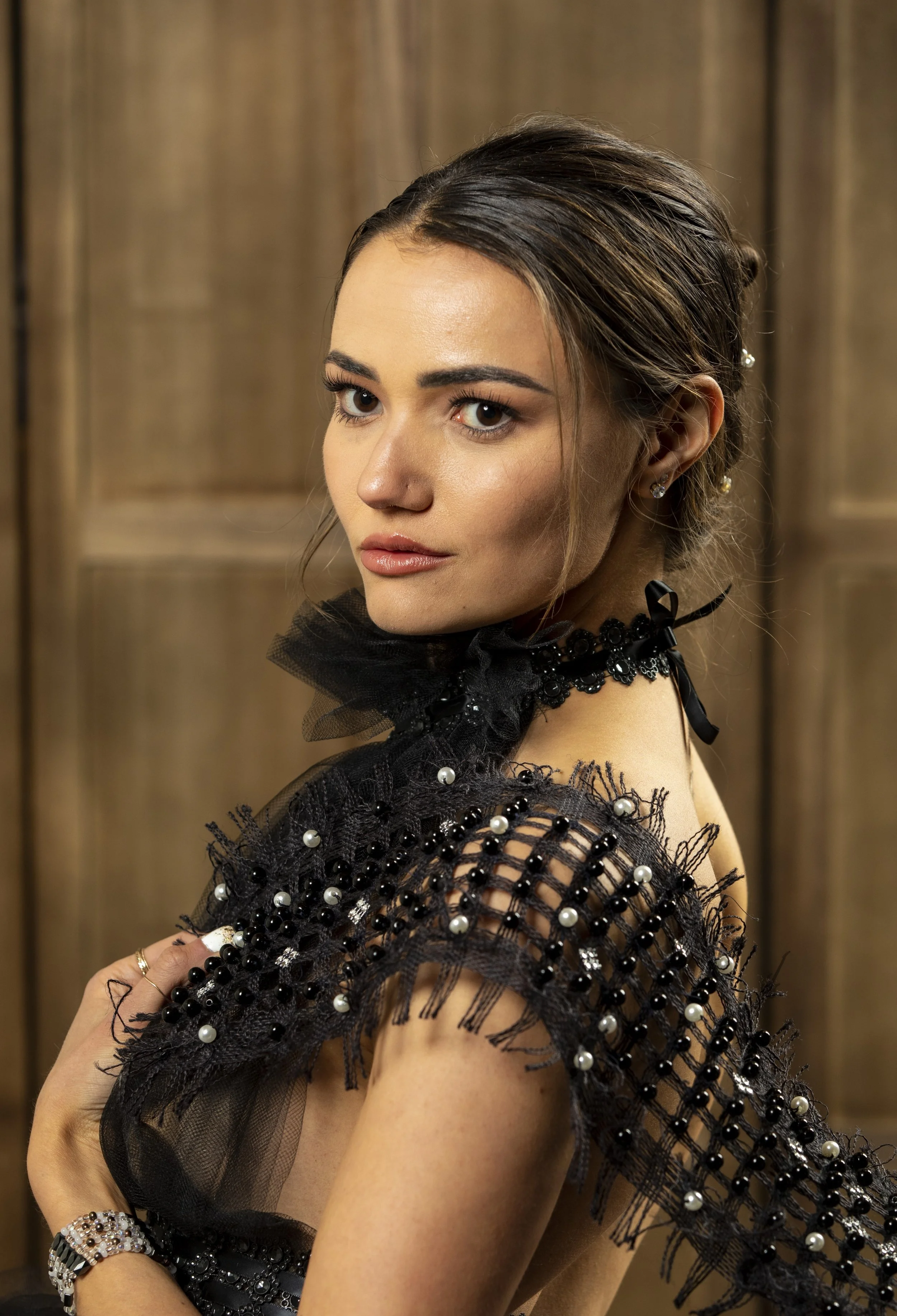 9H6A1042 headshot.jpg