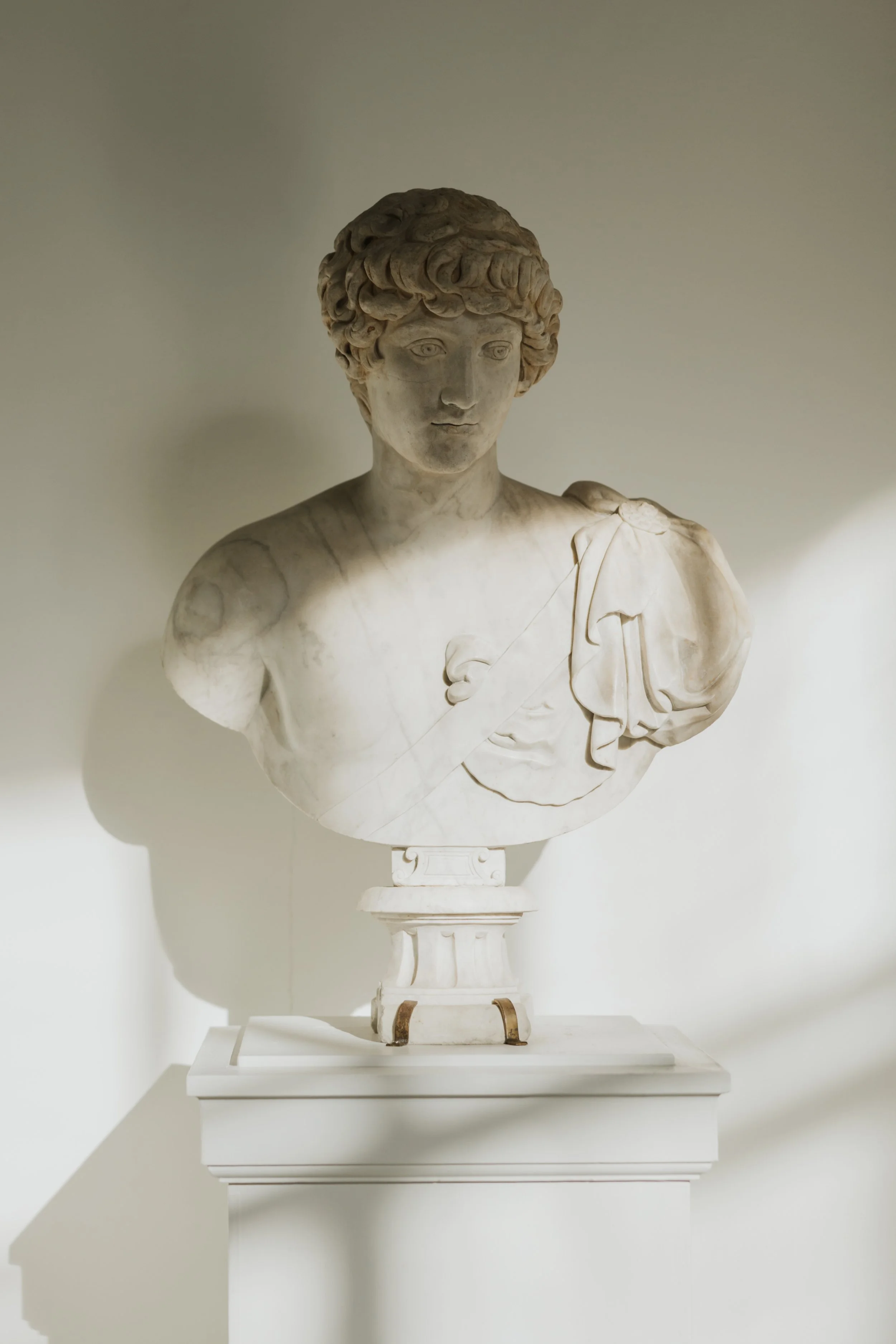 kensington-palace-orangery-classical-bust-interior.jpg