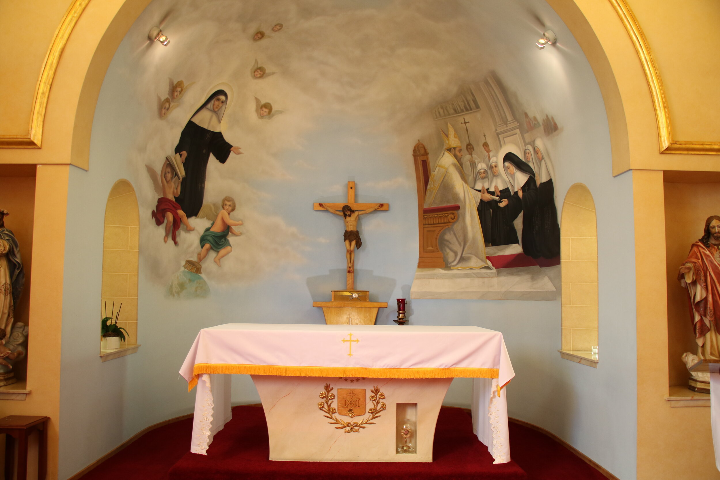 With a capacity for 50 people, the sacred Chapel inspires reflection, prayer, contemplation, and Eucharistic celebrations.