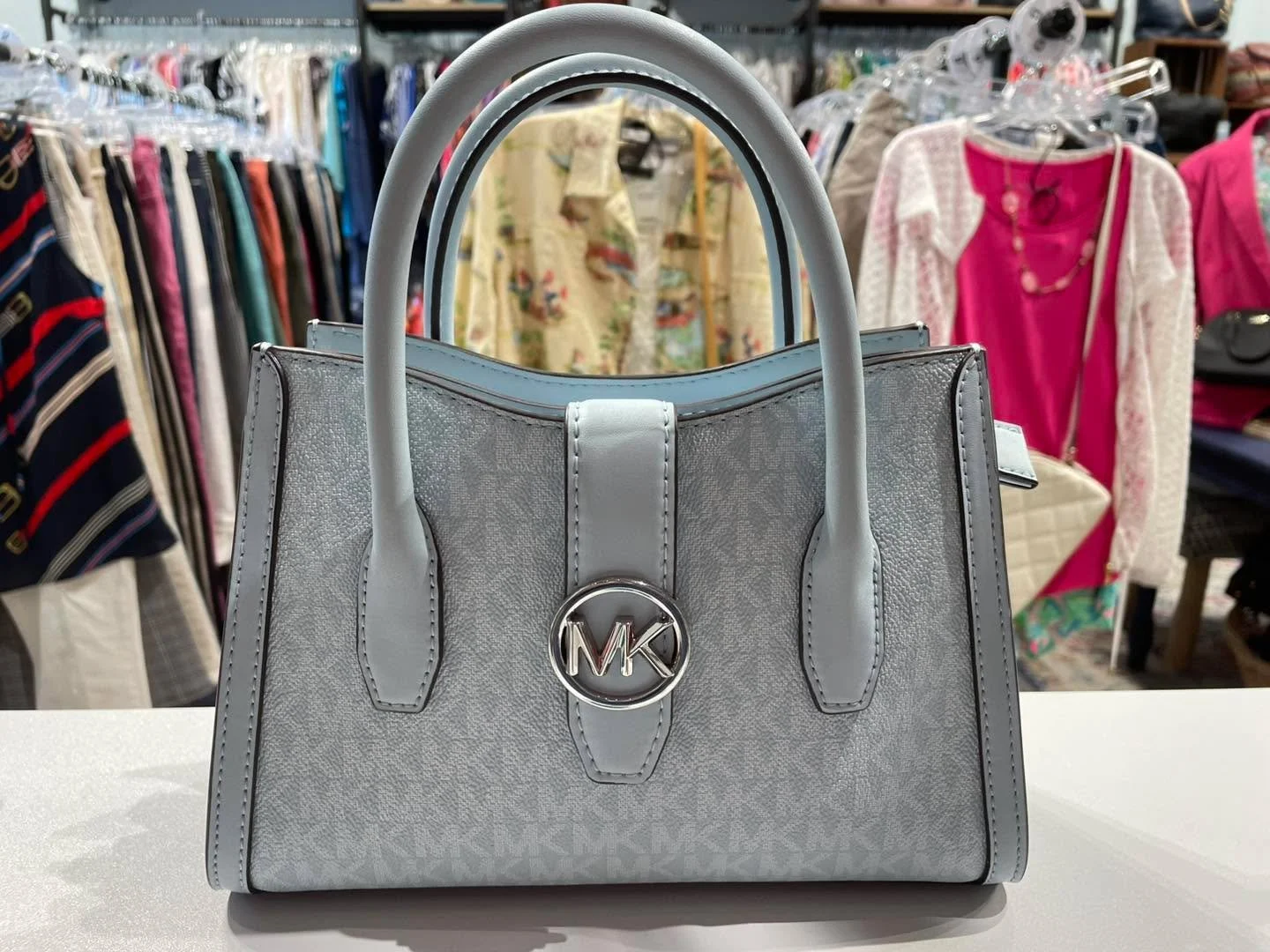 Welcome to a new week at The Blue Heron! 
Stop in and see all of our new arrivals

Open today 11am-4pm

#consignmentshopdeale #sidewalksale #purses #outfitinspiration #deale #secondhandfirst #Deale #shopsouthcounty #theblueherondeale #secondhandcloth