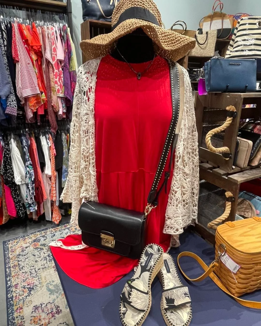We are heading into a holiday weekend!
Open today 11am-4pm, stop in and get a new fun outfit to celebrate this Memorial Day Weekend! 

#consignmentshopdeale #purses #outfitinspiration #deale #secondhandfirst #Deale #shopsouthcounty #theblueherondeale