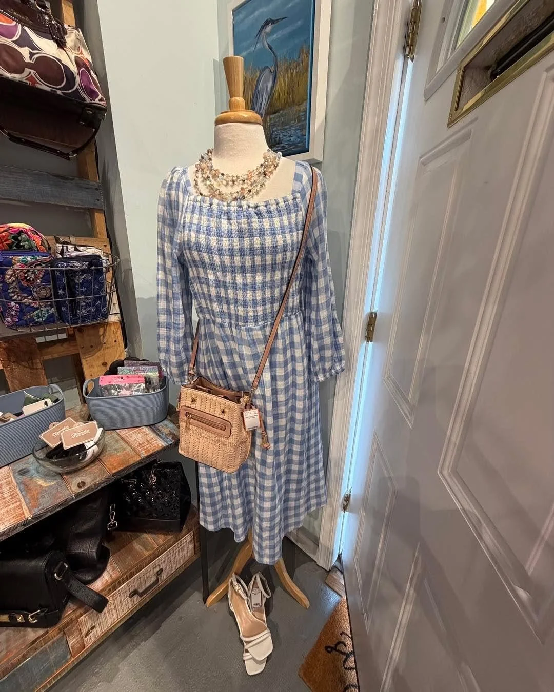 Fun new outfits to inspire a great week!

Open until 4pm

#consignmentshopdeale #outfitinspiration #Deale #deale #shopsouthcounty #theblueherondeale