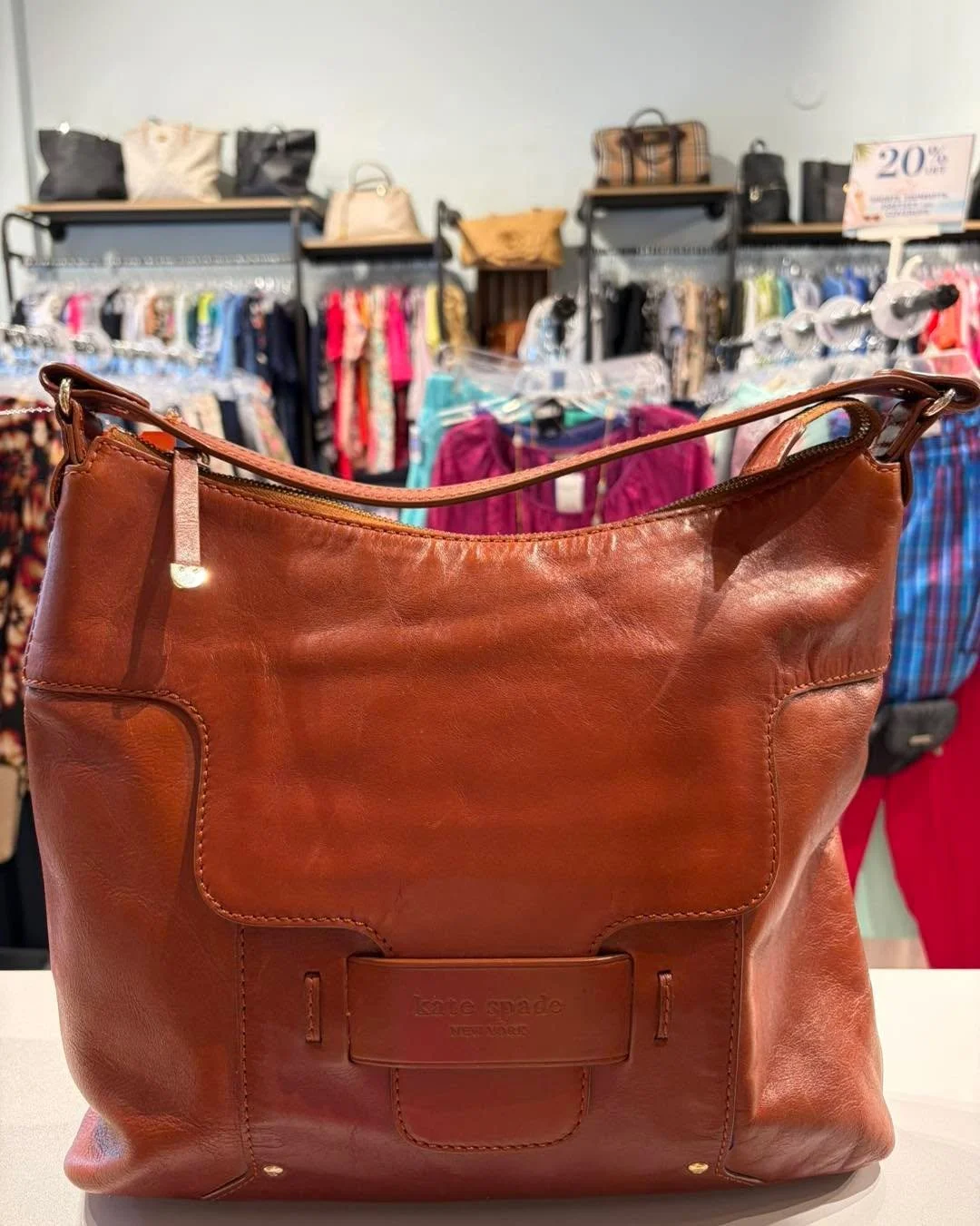 Sunday snapshots of items you may have missed this week!  Open today 12-4pm

#fallfashion #fall #consignmentshopdeale #sizzlingsummersale #sidewalksale #purses #deale #Deale #theblueherondeale