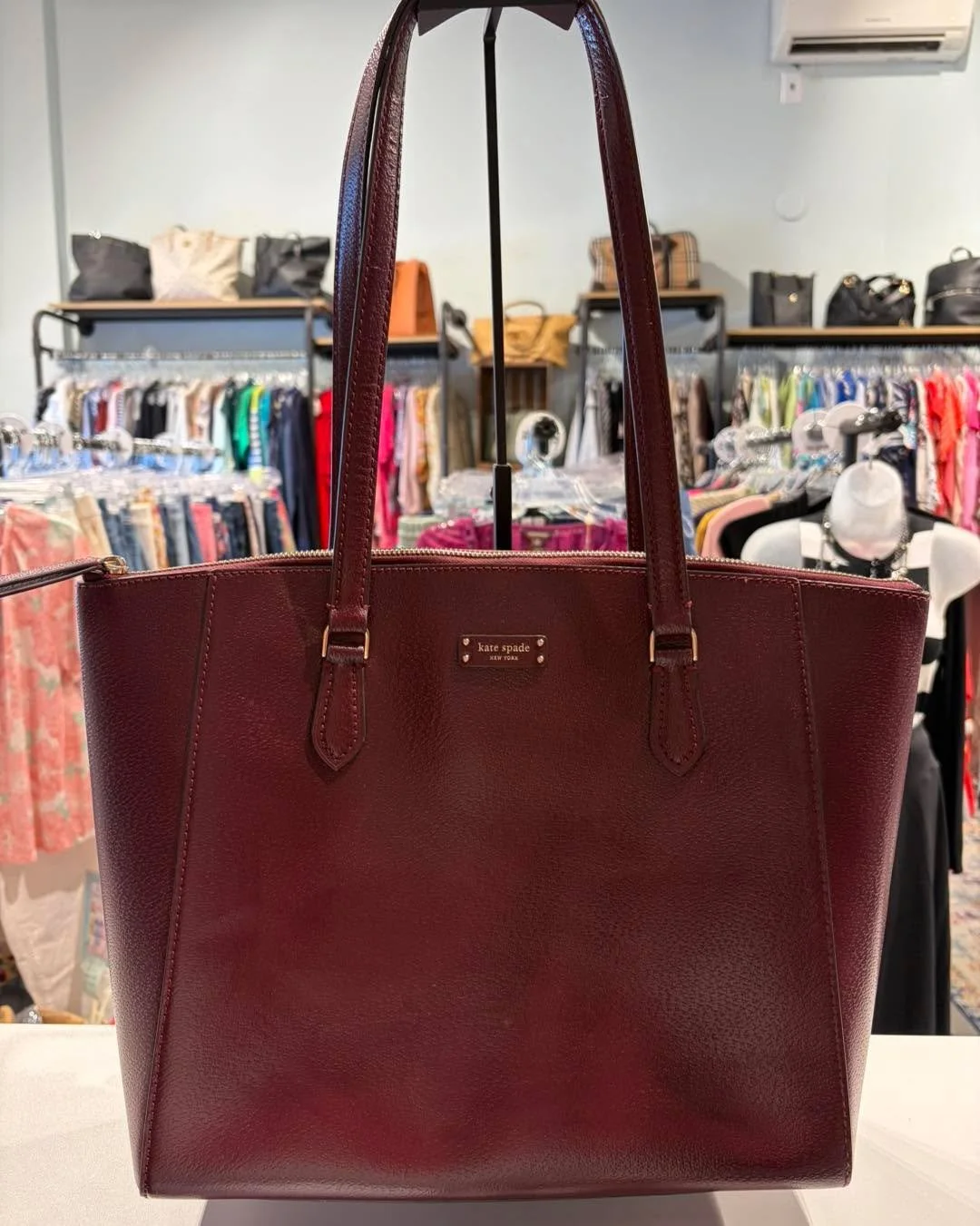 Sunday Snapshots of items you might have missed!  Open today 12-4pm

#fallfashion #fall #consignmentshopdeale #sidewalksale #purses #outfitinspiration #deale #secondhandfirst #Deale #secondhandseptember #consignmentboutique #secondhandseptember💙♻️ #