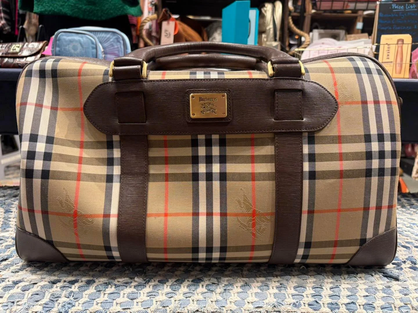 Another rainy day&hellip; another perfect excuse to shop! 🌧️🛍️

🍊 Today is the LAST DAY to save an EXTRA 10% OFF all orange tags!

Come brighten your Sunday at The Blue Heron Boutique! 💙

#fallfashion #fall #consignmentshopdeale #purses #outfitin