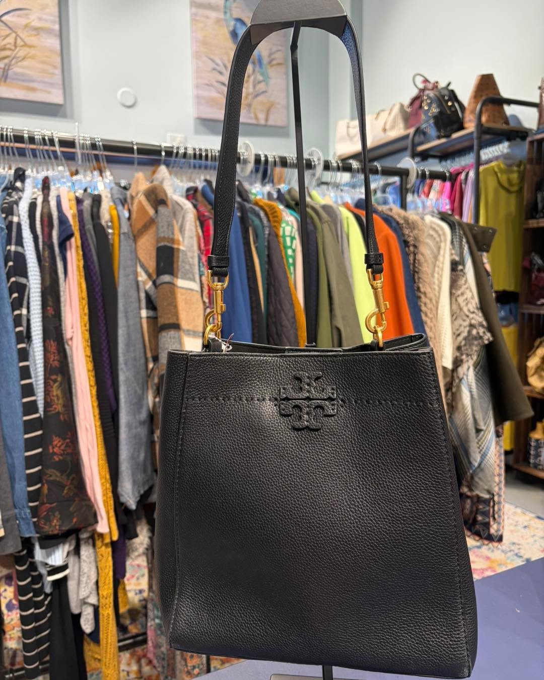 New arrival purses😍 
Don&rsquo;t miss out on these beauties👛👜

#purses #deale #Deale #secondhandfirst #shopsouthcounty #theblueherondeale #secondhandstyle #shoplocaldeale