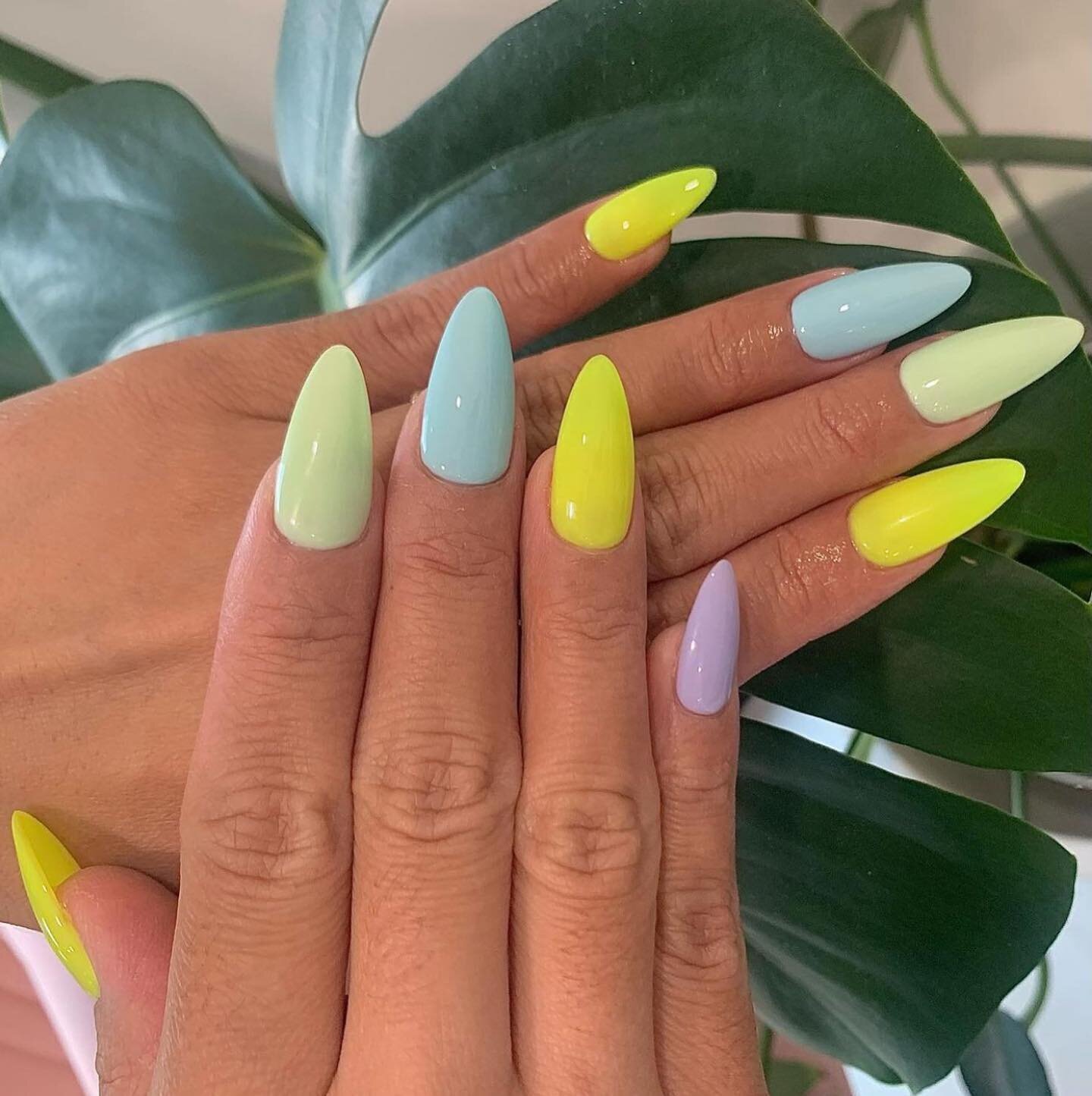 Happy Saturday NG fam, it's the last weekend of Spring!💛💚💜Click on link in bio to book your appts✨ #nailgarden #nails #spring #nailart #june #love #sunshine #sun #beautiful #beauty #spaday #mani #manicure #pretty #gelnails #franchise #nailfranchis