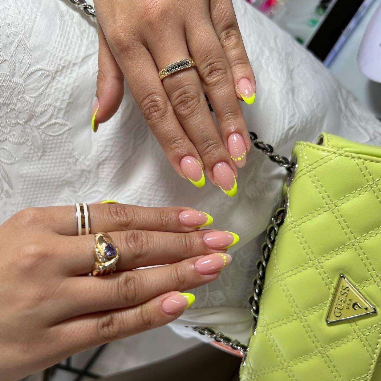 Summer neons are calling!💛Last Sunday of Spring☀️ #nailgarden #nails #neon #summer #spring #spa #spaday #mani #manicure #beauty #beautiful #sunday #sundayfunday #love #instanails #pretty #gelnails #guess #june