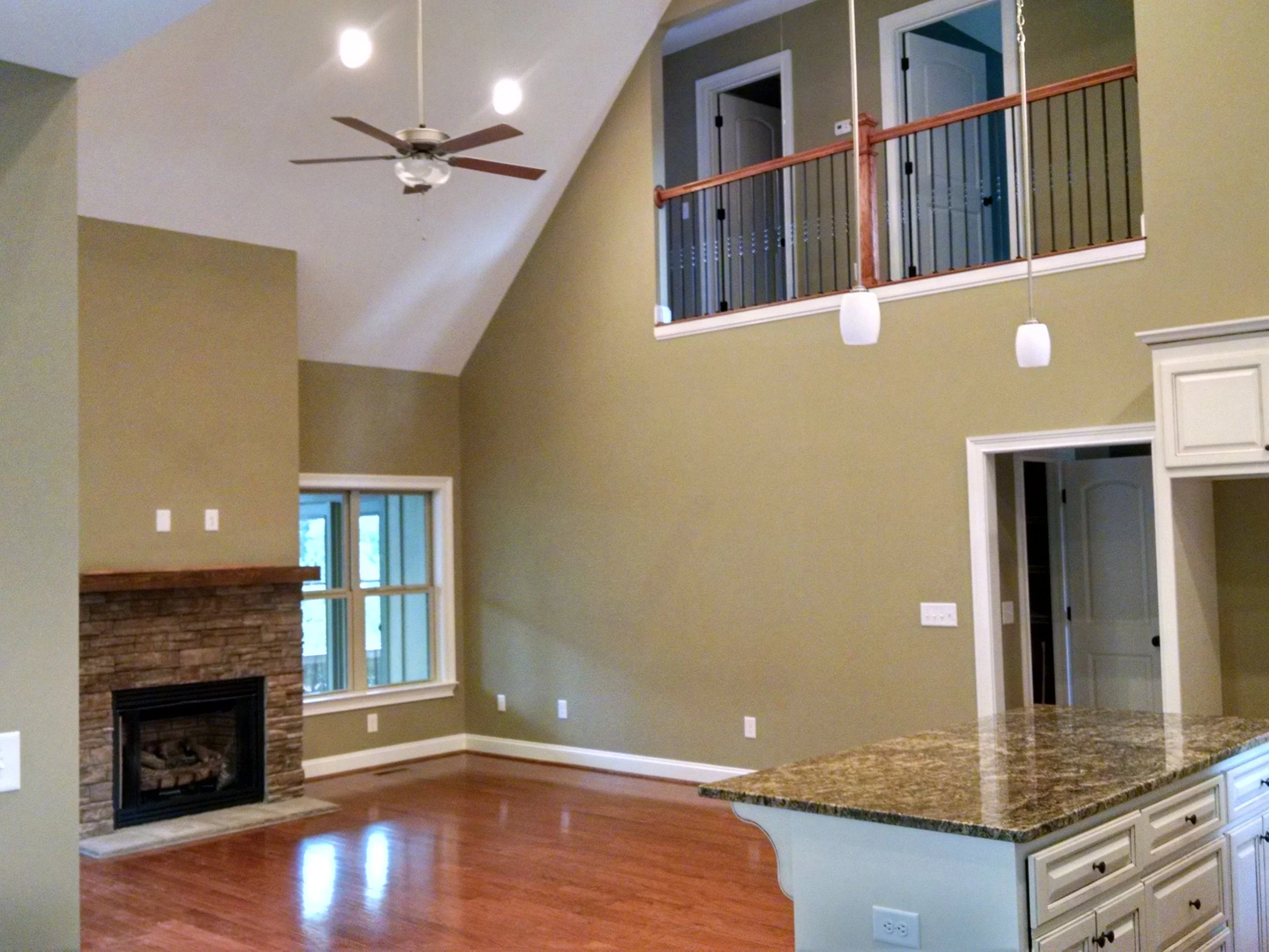 142 East Cove - Interior Pic 3.jpg