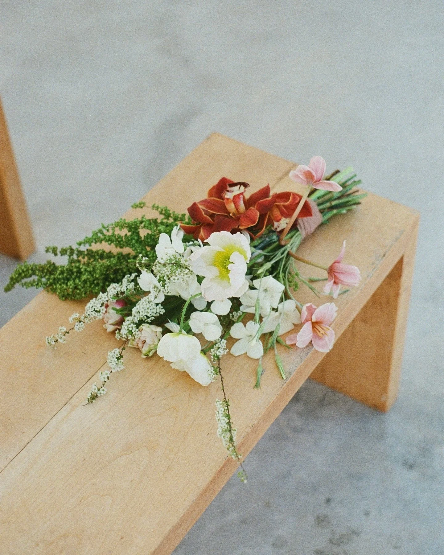 did I post this bouquet yesterday? yes. did I think she deserved her own spot on my feed? HELL YES 
delicate poppies • @winkelmannflowers tulips & agrostemma• spirea • cymbidium orchid • dianthus π€β¨
Lead & Planning - @j