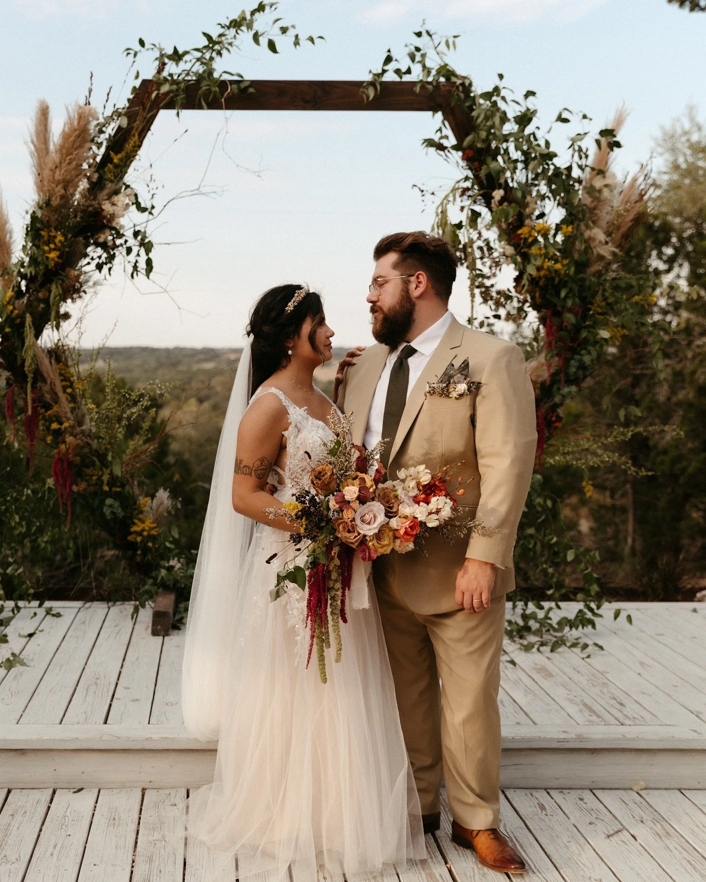 one of the best parts of our job is connecting with clients who SEE us. flowering is more than just recipes & production – we’re in this to CREATE. to imagine. to train and flex and test our artistic muscles. πΎβ¨
to be asked to desig