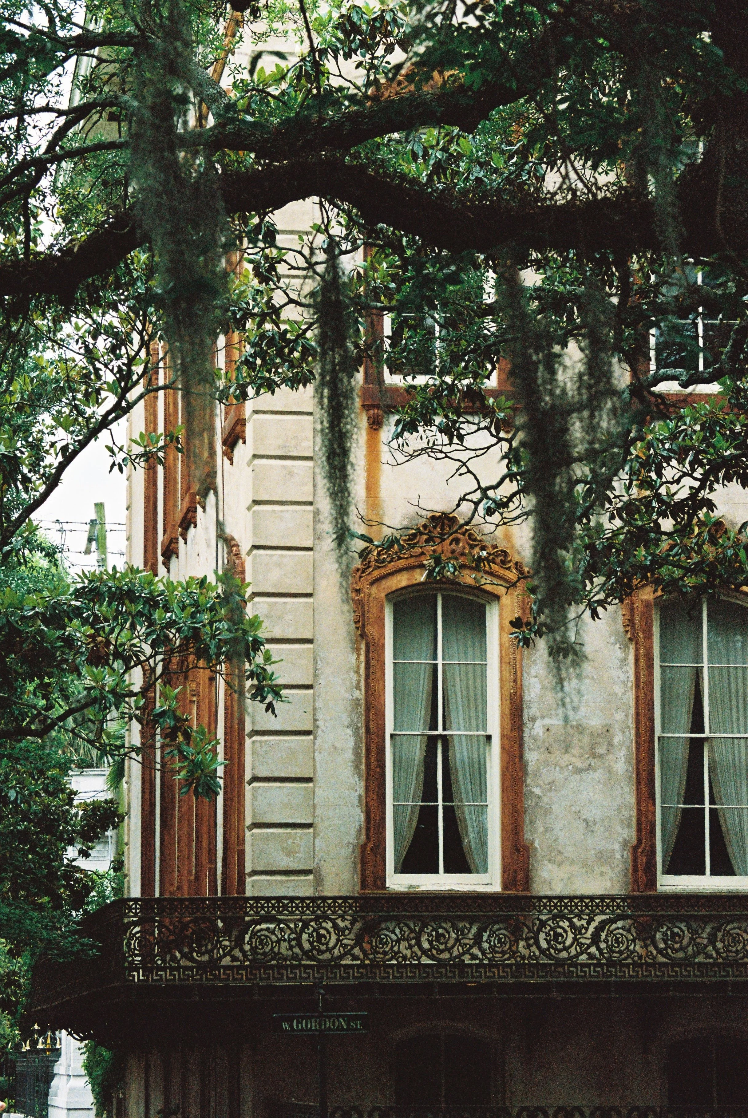 R1-04683-007A.JPG