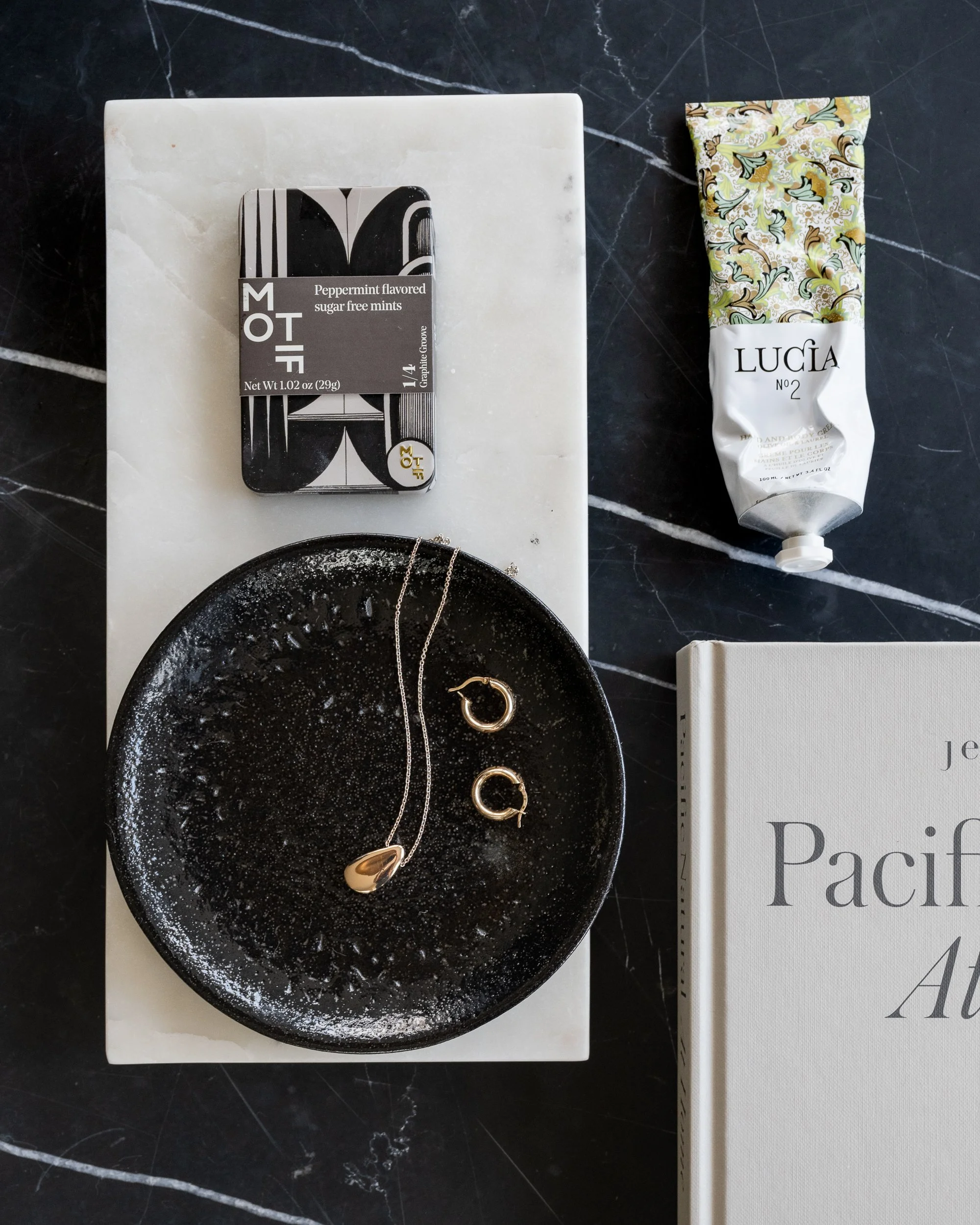 MICHELLE-MOLLINGA-MARBLE-TRAY.jpg