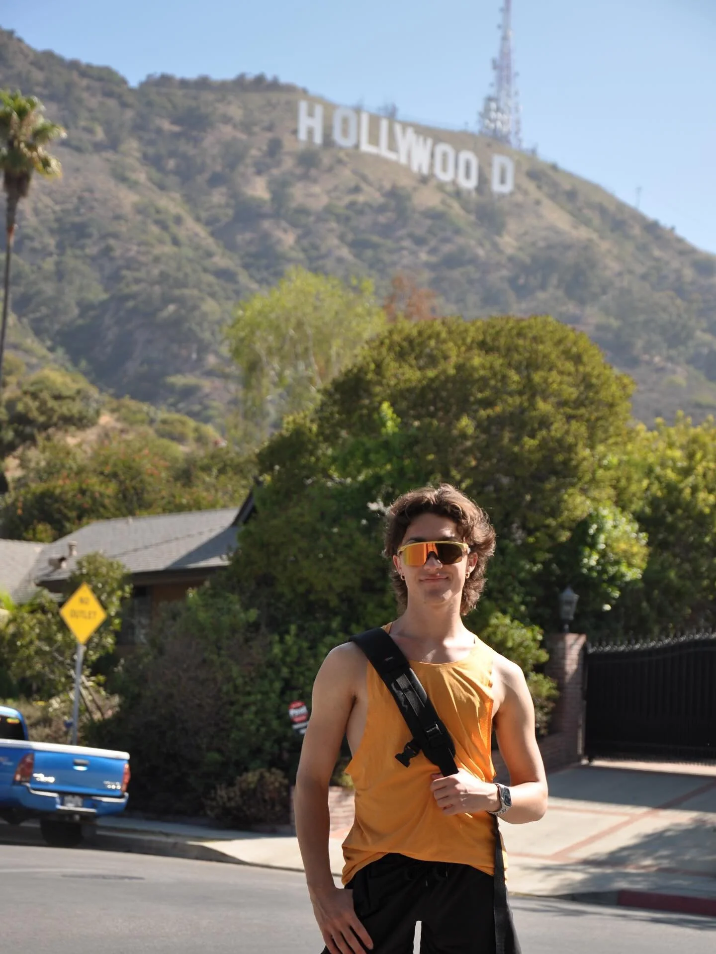It's not a full LA experience without doing the Hollywood Sign hike!! 🎥🌇 
#actor #tvfilm #la #losangeles #hollywood #hollywoodsign #actorinla #actorlife #outandabout #stayactive
