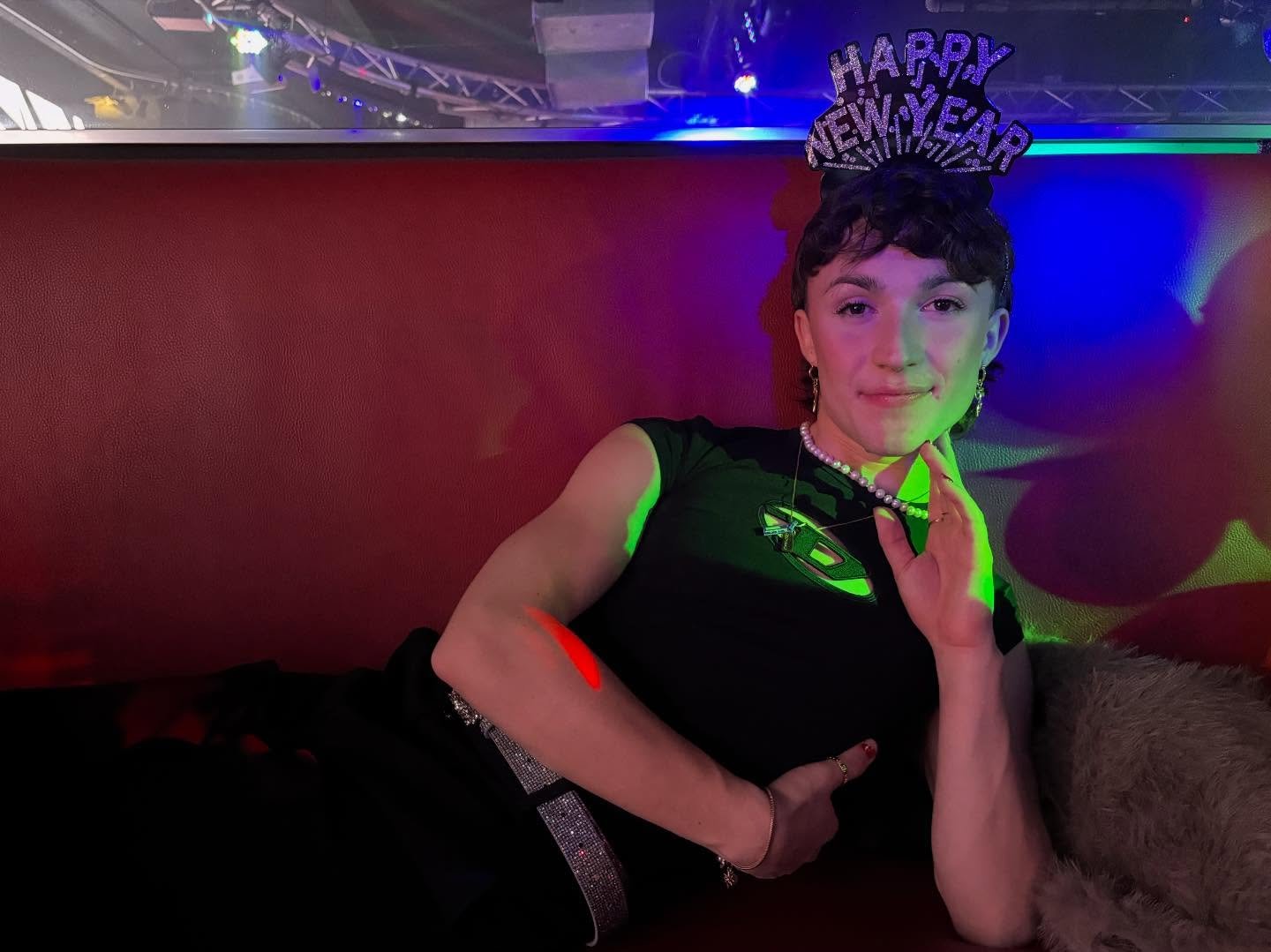 Hope your New Year is proving to be bright and prosperous already!! 💋🫶🎇
#happynewyear #2026 #newyearnewme #actor #thisisouryear