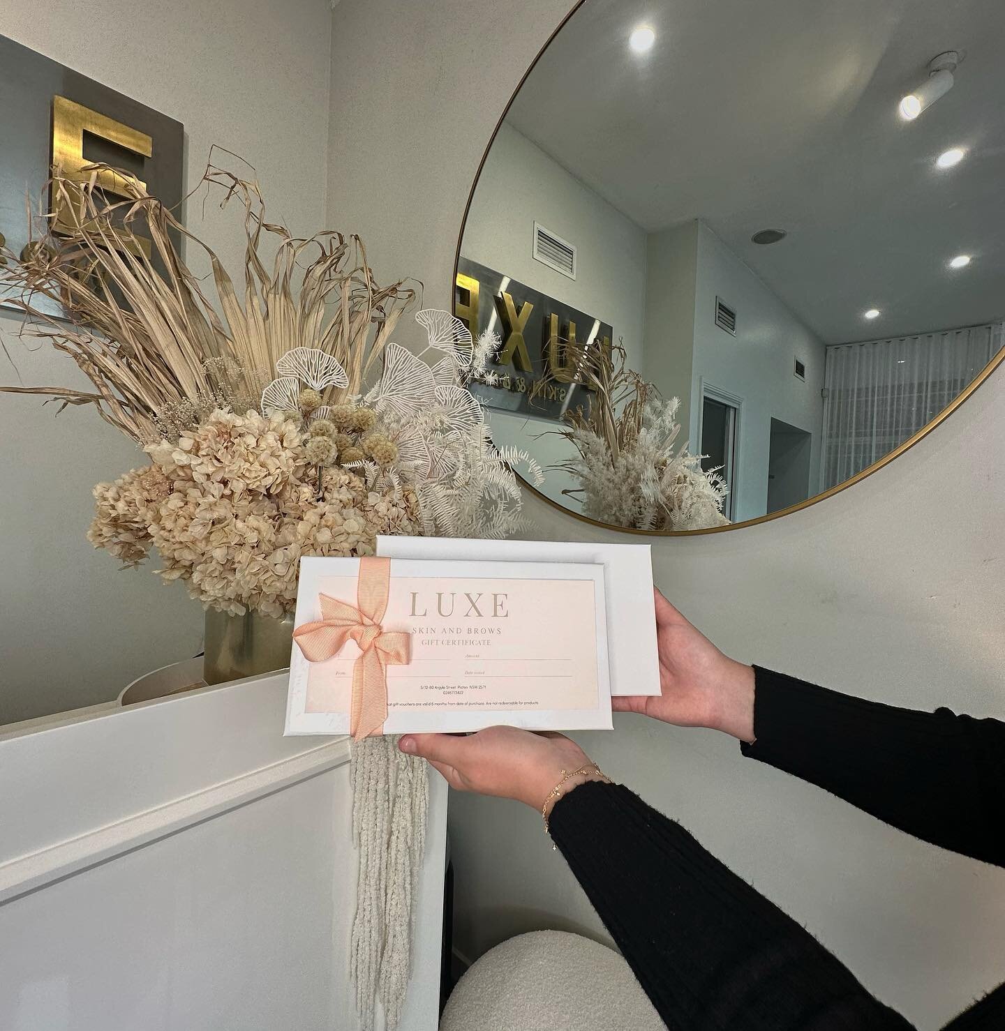 Christmas gifts made easy! Pop in store to have your gift vouchers boxed up or head to our website to email your loved one a gift card 🧖🏻&zwj;♀️ 🏷️