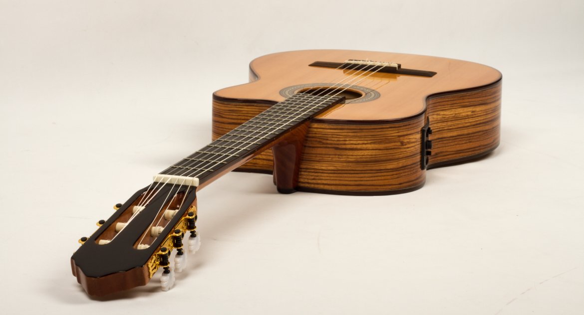lucero-guitar-review.jpeg