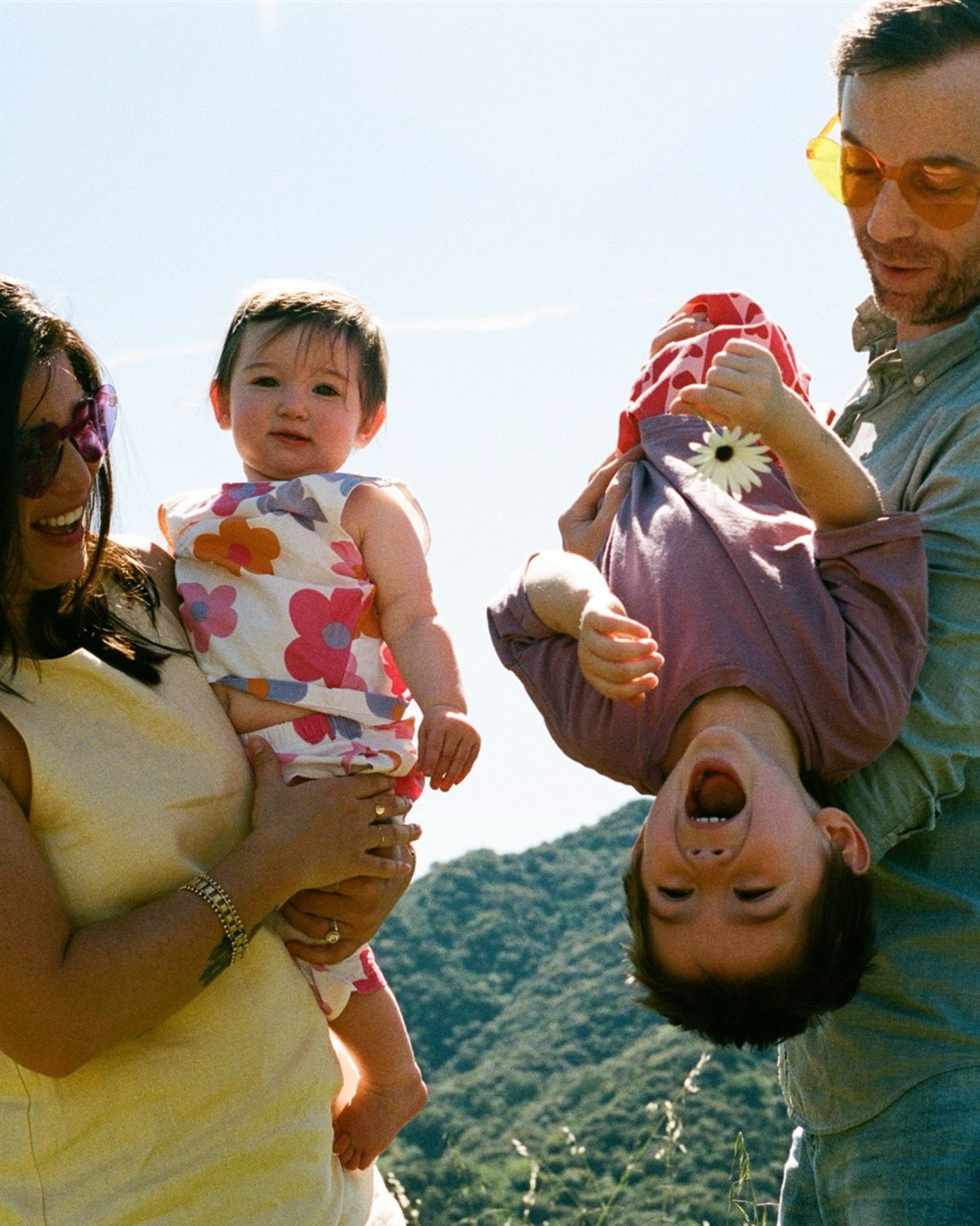 Just a few of the many adorable families from daydream minis a few weeks ago 🫶🍓✨
Mix of film + digital