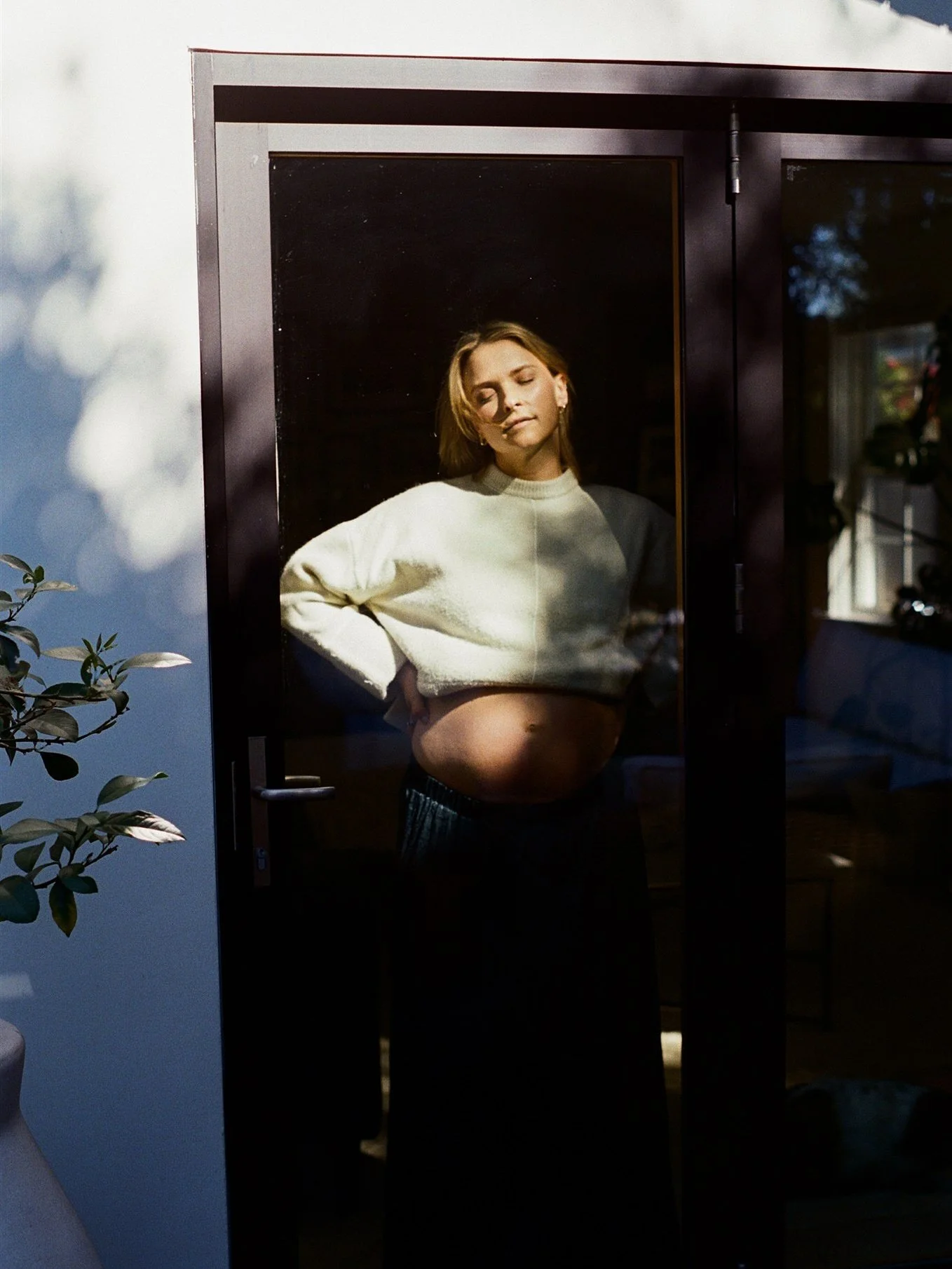 Soft reflection light &amp; slow moments, everything film was made for. 
Reach out to book yours 𓍼ོ☼︎
#35mmfilm