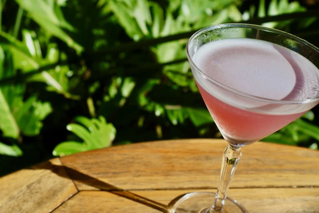 Purple Rain
A bold mix of black gin, fresh lemon juice and calamansi. Citrus-forward with a smooth, vibrant finish.
Start your week off right.
