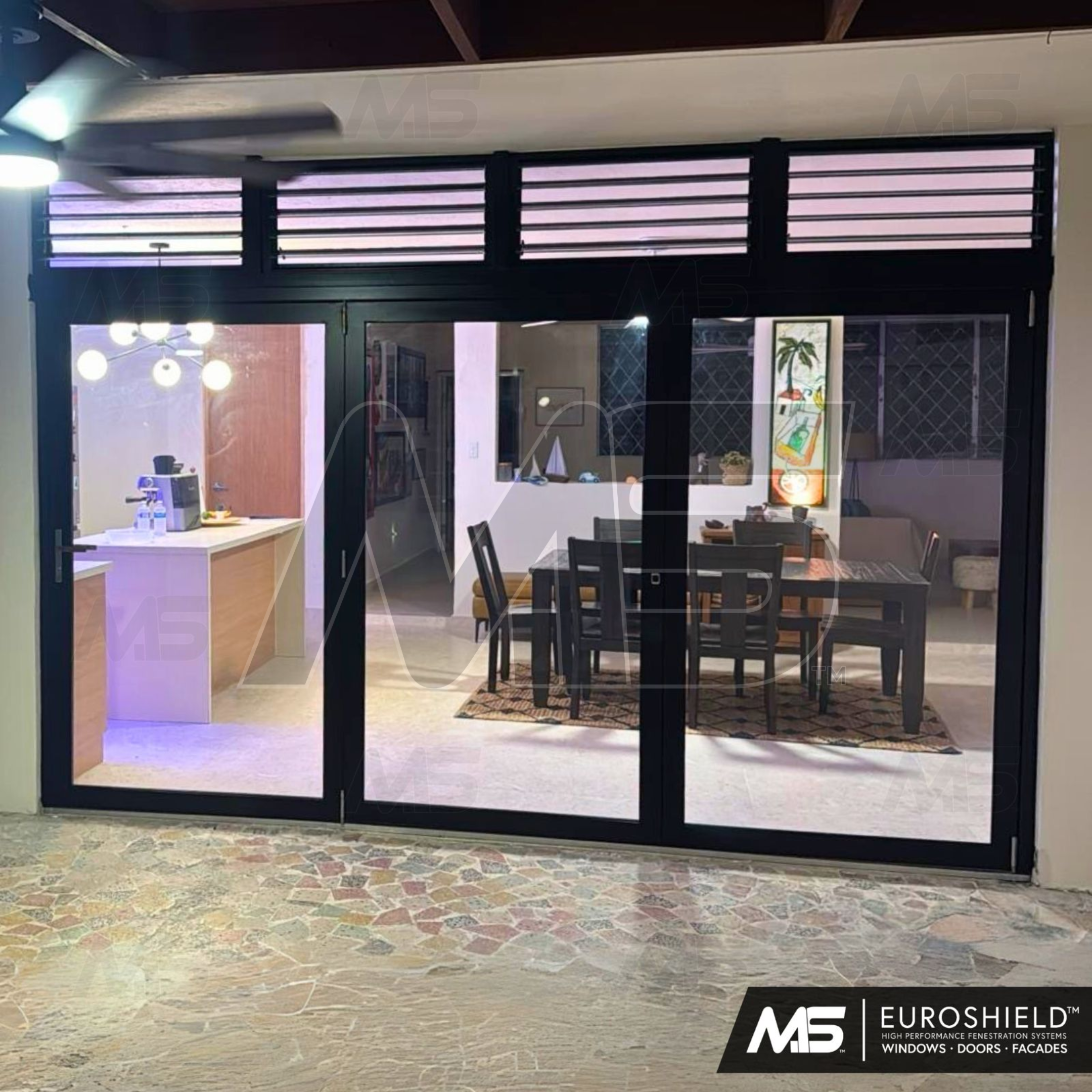 puertas 3 tramos EuroShield™ Multi-Fold.png