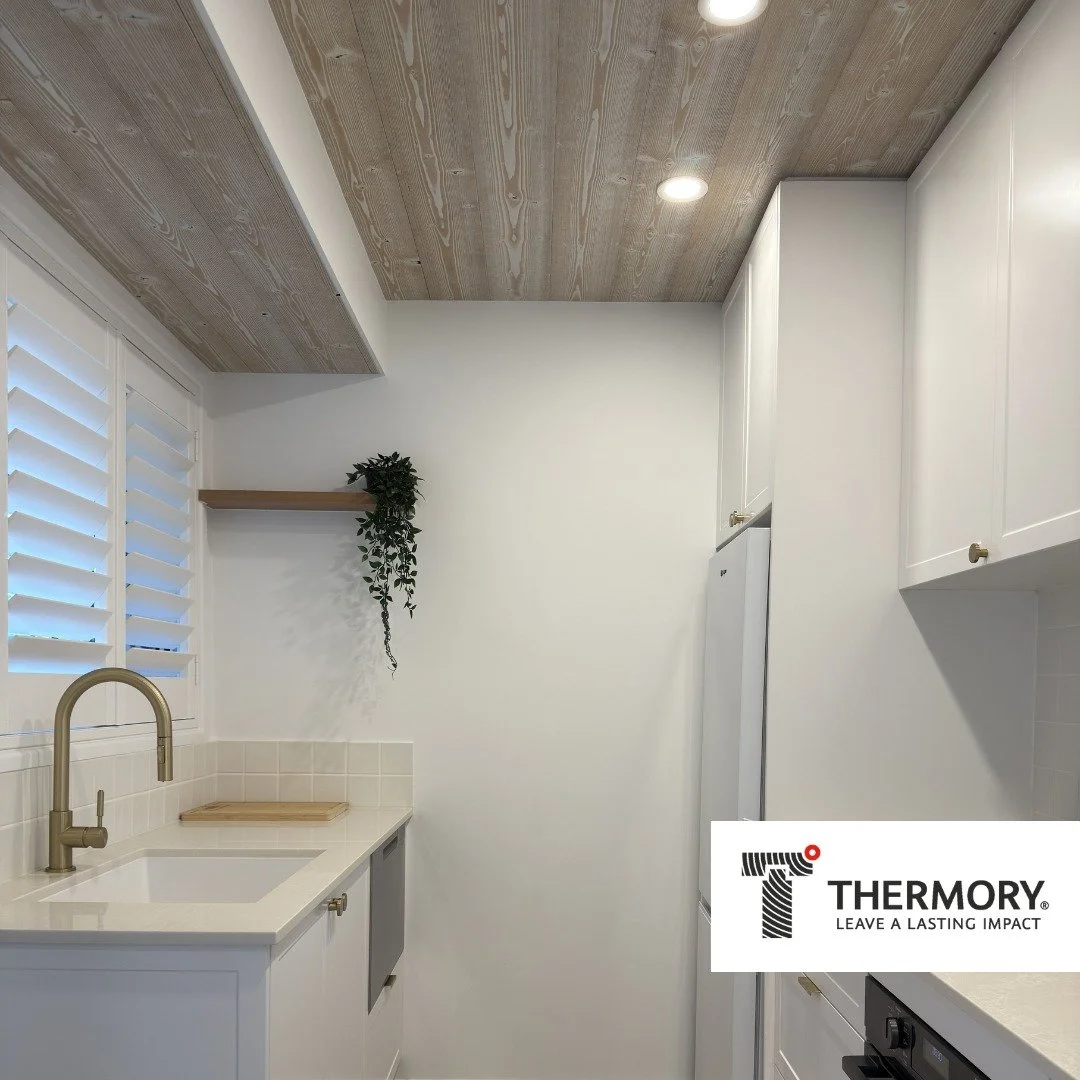 We are just blown away by the imaginative use of Thermory Drift Sandy Pearl on the ceiling of this beautiful home! The way the colour gives the home a cozy, coastal feel.

@elysiumbuilt 
Photography by @production_warehouse 

#mccormacksaustralia #be