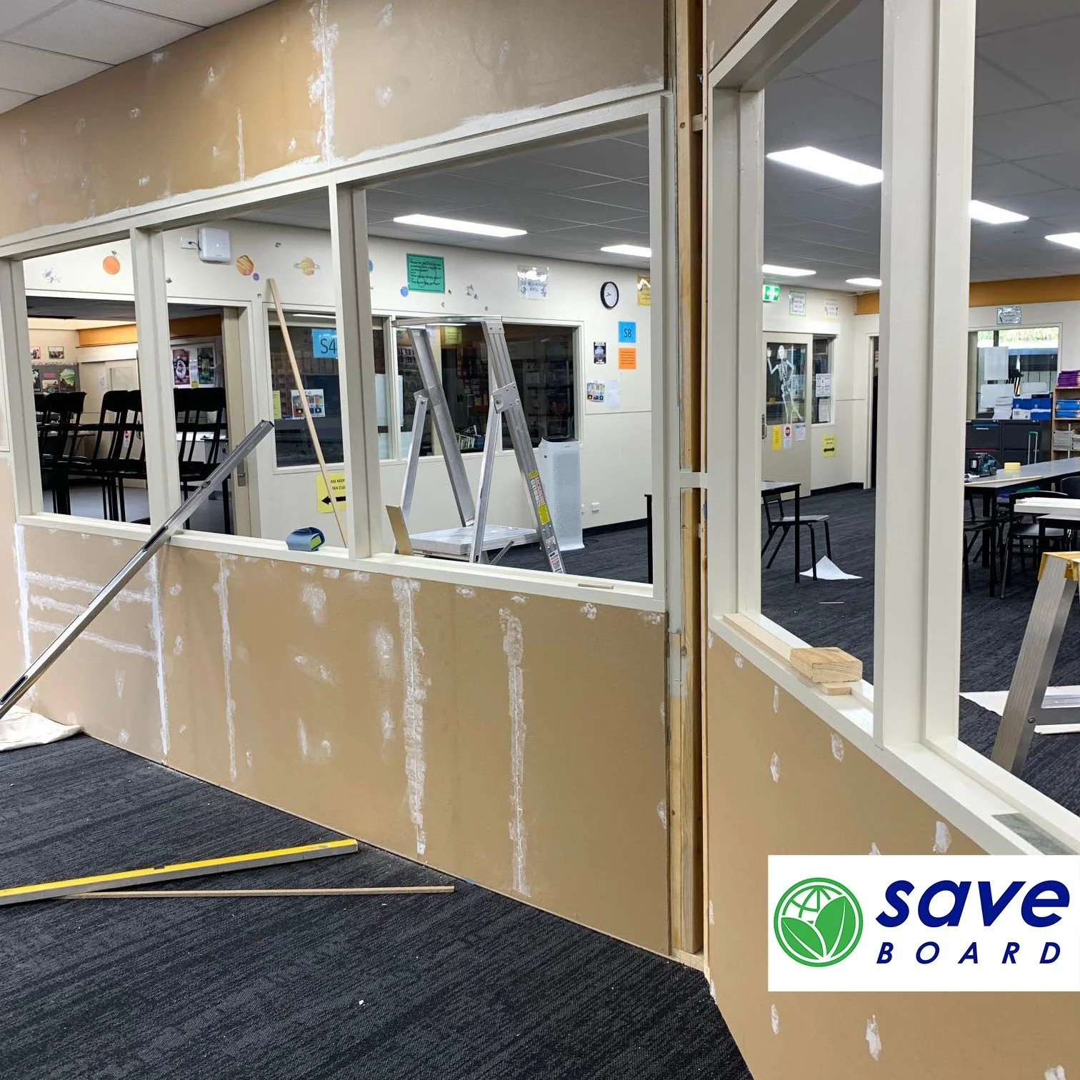 Using Paperfaced saveBOARD, you can build your walls while also taking waste out of landfill, how cool!

#mccormacksaustralia #beautifulfunctionalsustainable #interiordesign #saveboard #ceilingtiles #WallSheets #hoardings #tempfencing #recycled #upcy