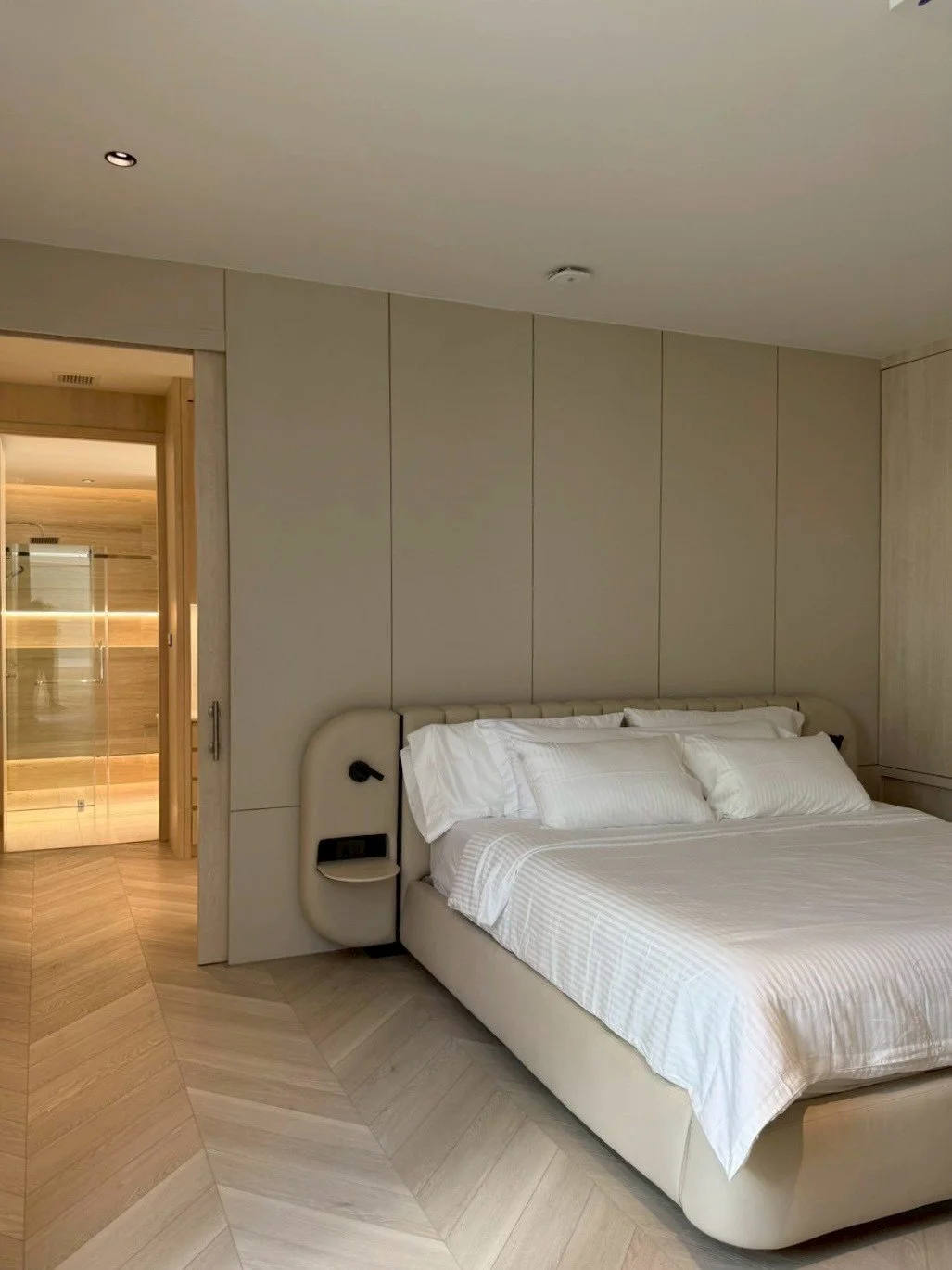 LINE_ALBUM_Addin interior edit1_260105_3.jpg