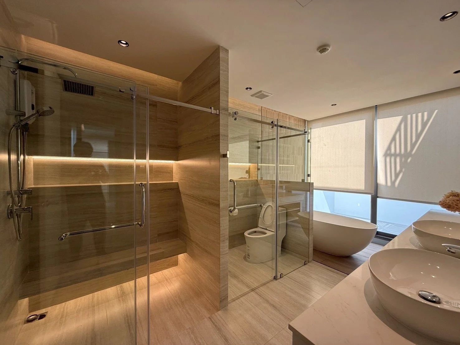 LINE_ALBUM_Addin interior edit1_260105_2.jpg