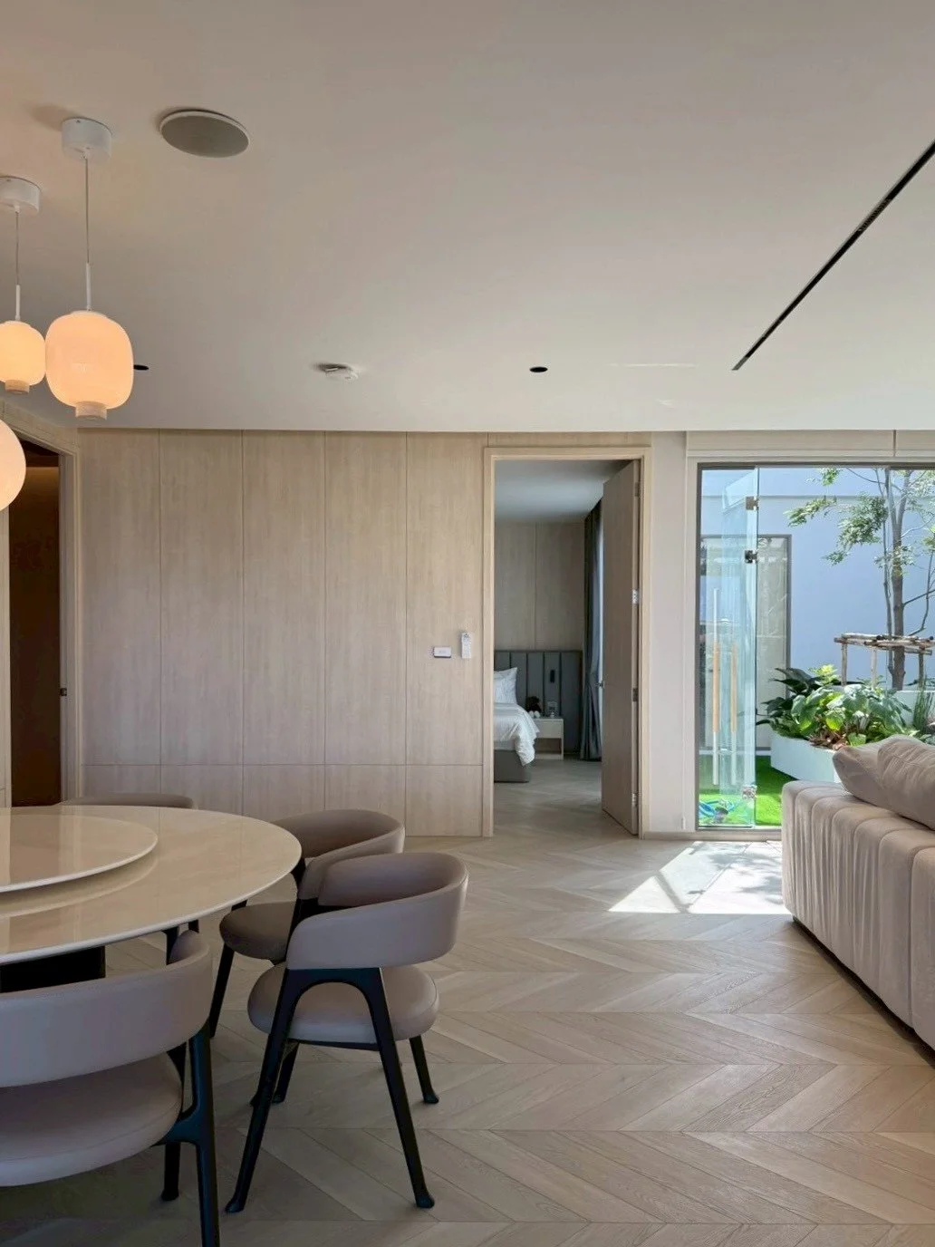 LINE_ALBUM_Addin interior edit1_260105_5.jpg