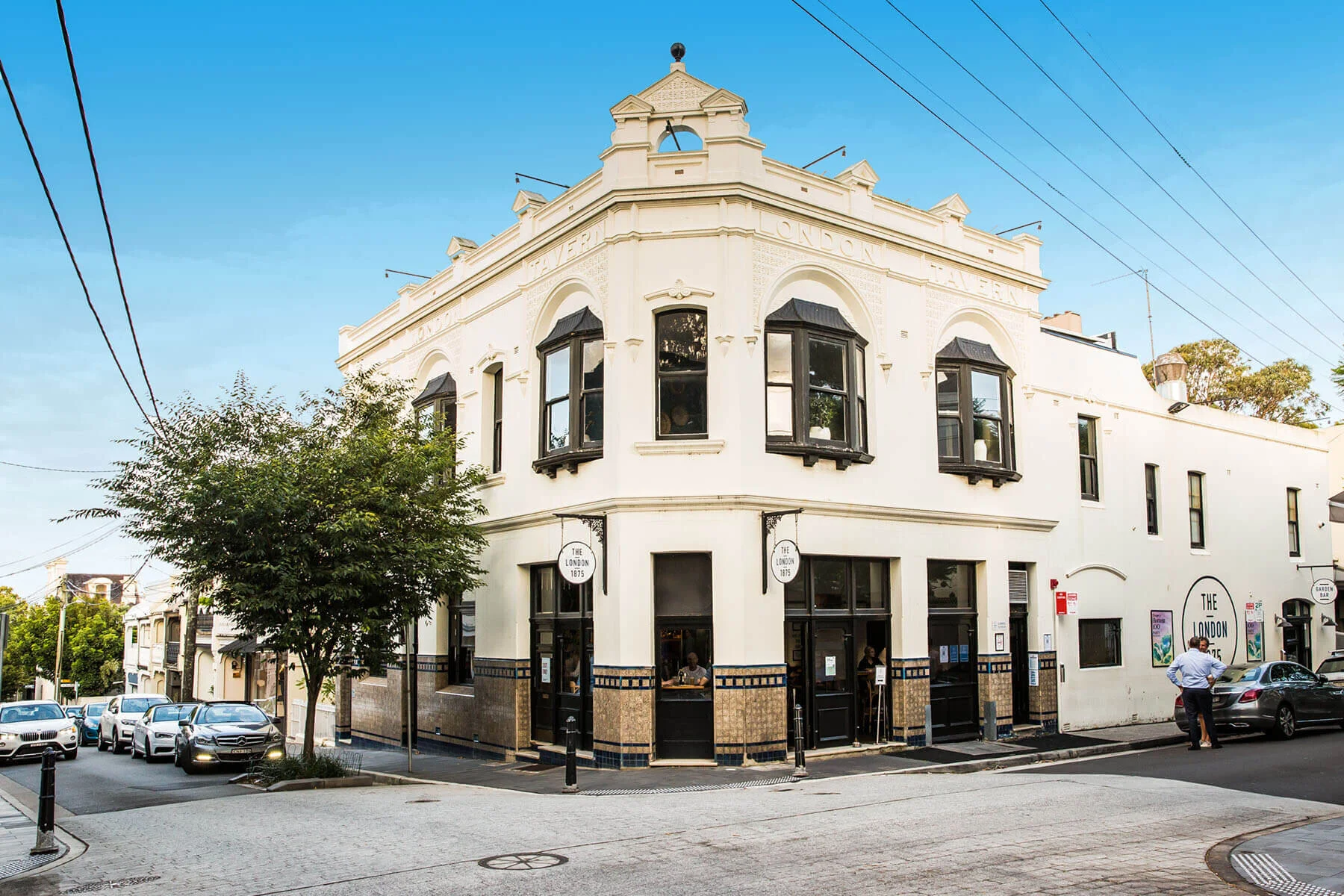 The London Hotel Pub In Paddington