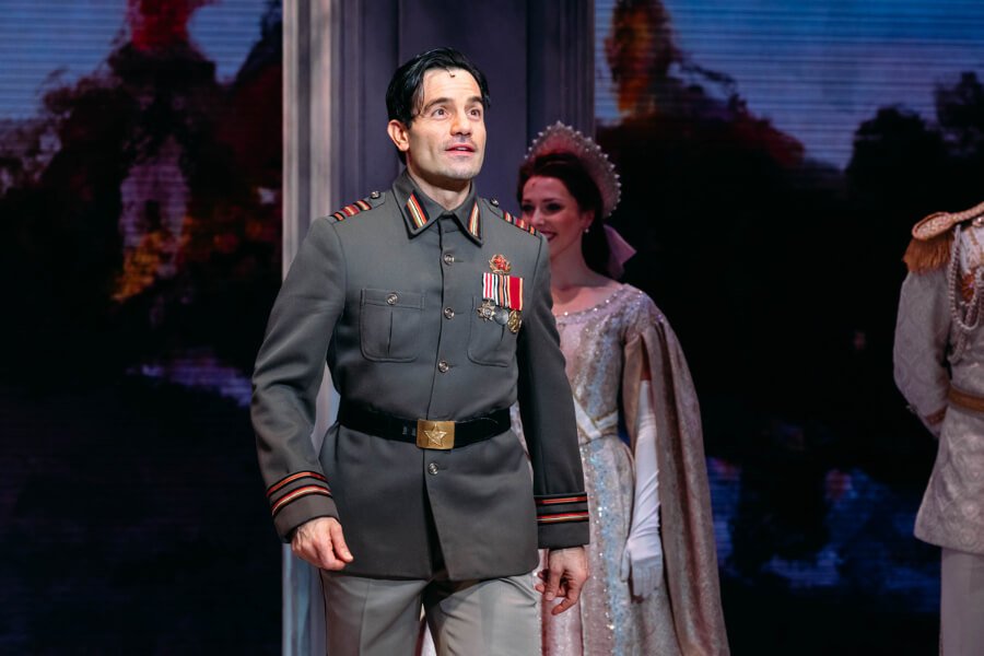 anastasia_musical_sandi_moran_ramin_karimloo_(c)_emilio_madrid.jpg