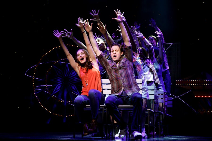 gettin-the-band-back-together-musical-sandi-moran-barrett-as-dani-jarvis-as-papadopolous-(c)-joan-marcus.jpg