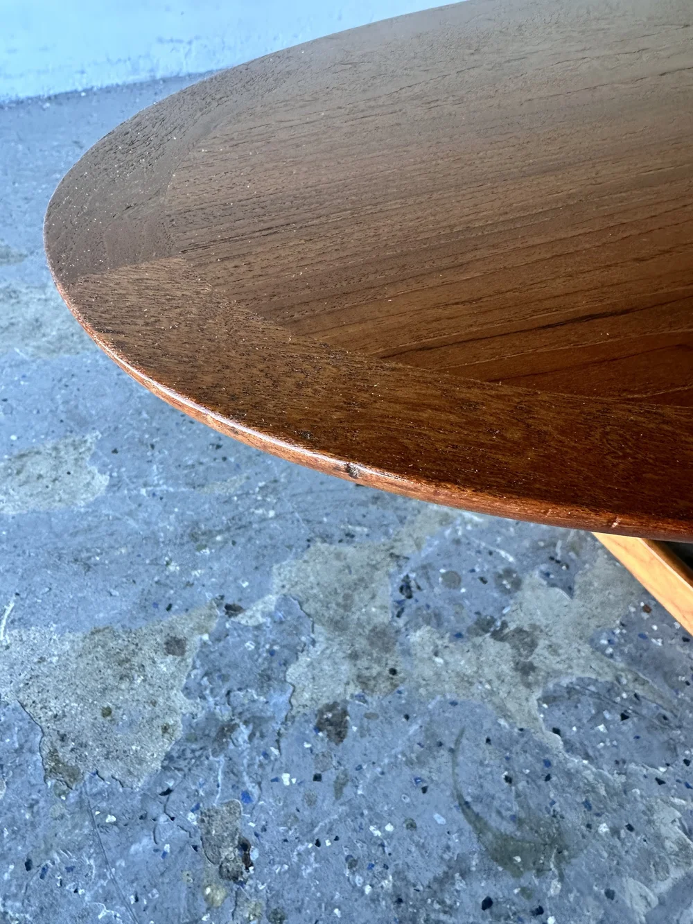 Danish Modern Moreddi Walnut Surfboard Coffee Table — Mid-Century