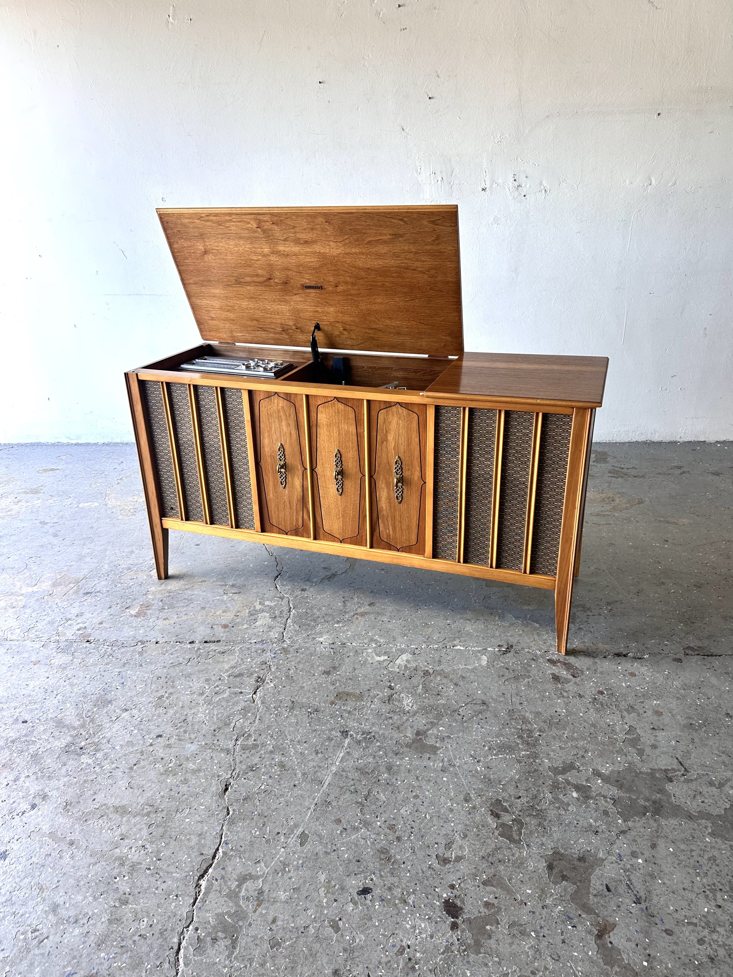 Zenith Console Stereofully serviced, and serviced and fully serviced and restored Bluetooth Added